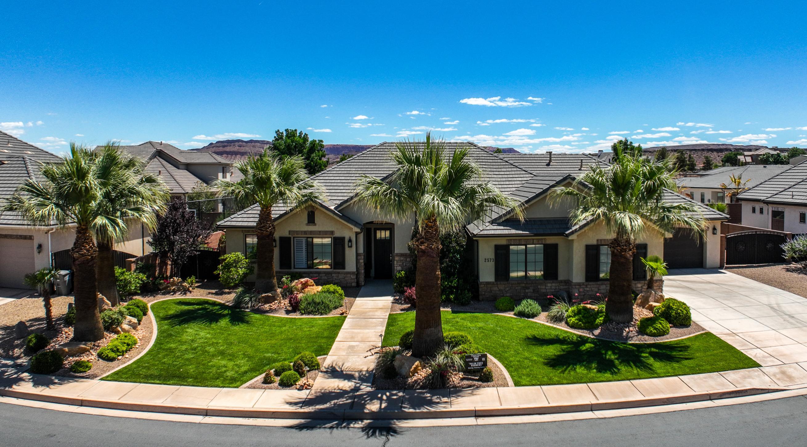 BRIDLE GATE ESTATES - Residential