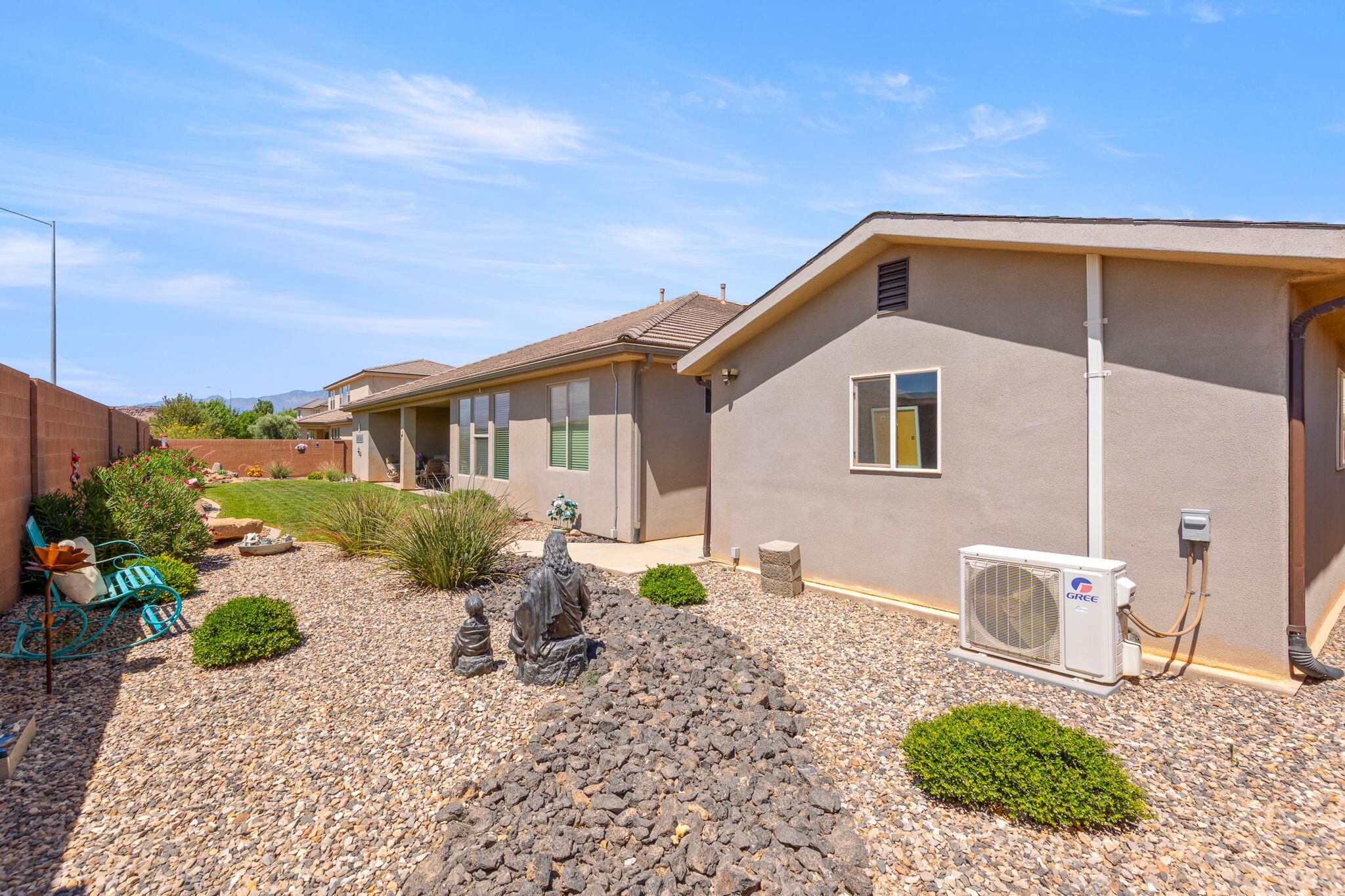 FIELDSTONE - Residential