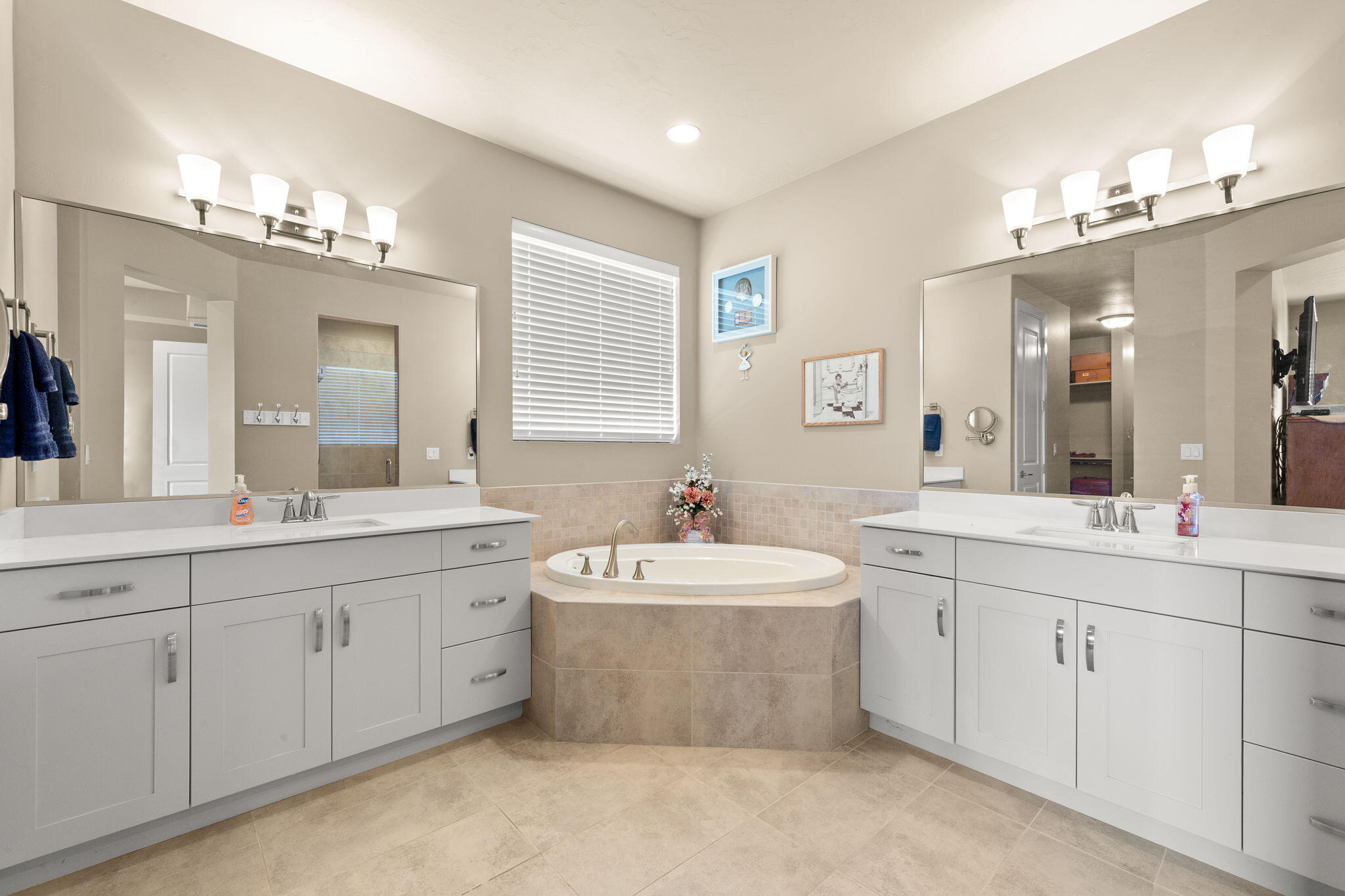 FIELDSTONE - Residential