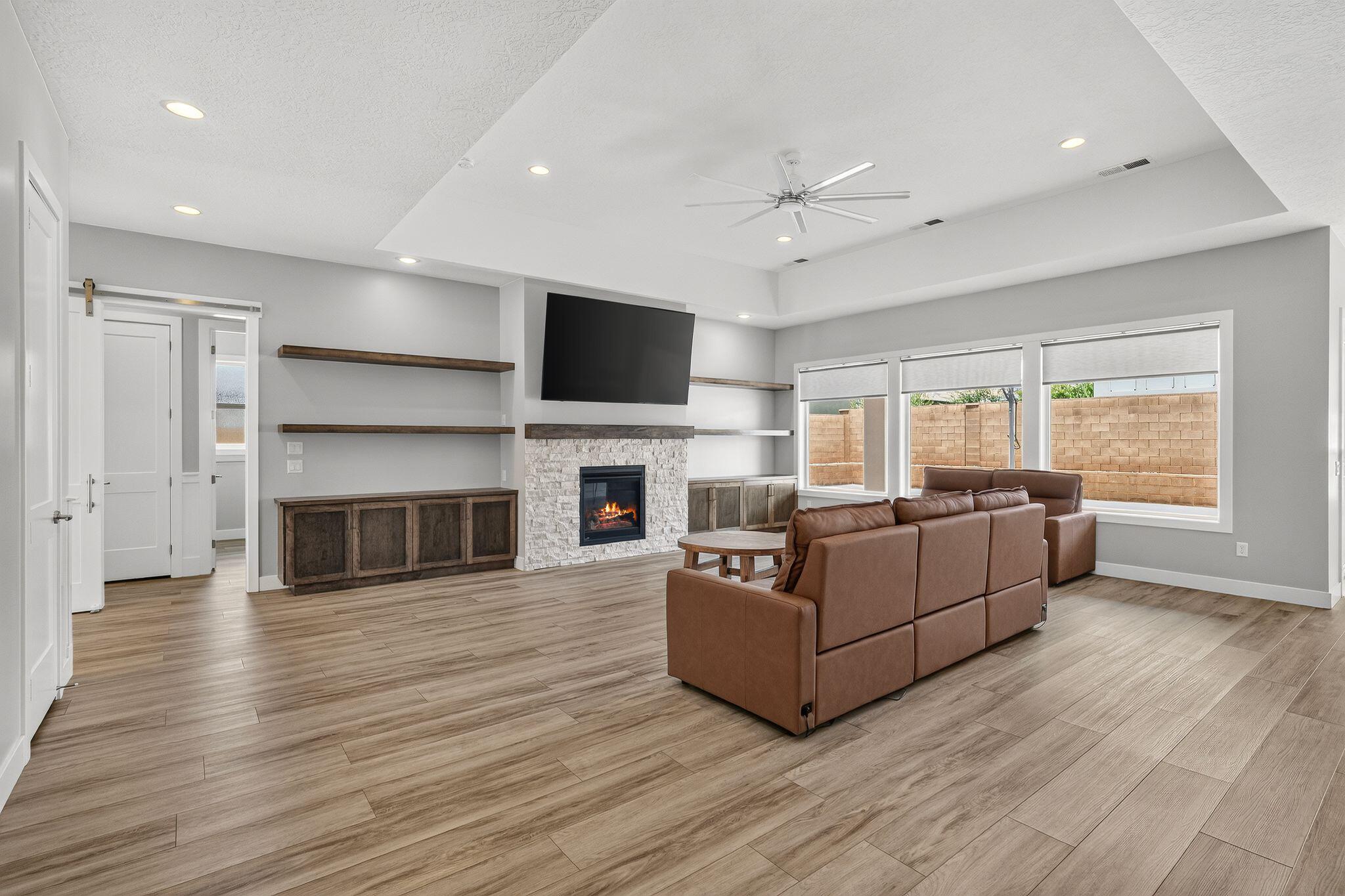 PECAN VALLEY - Residential