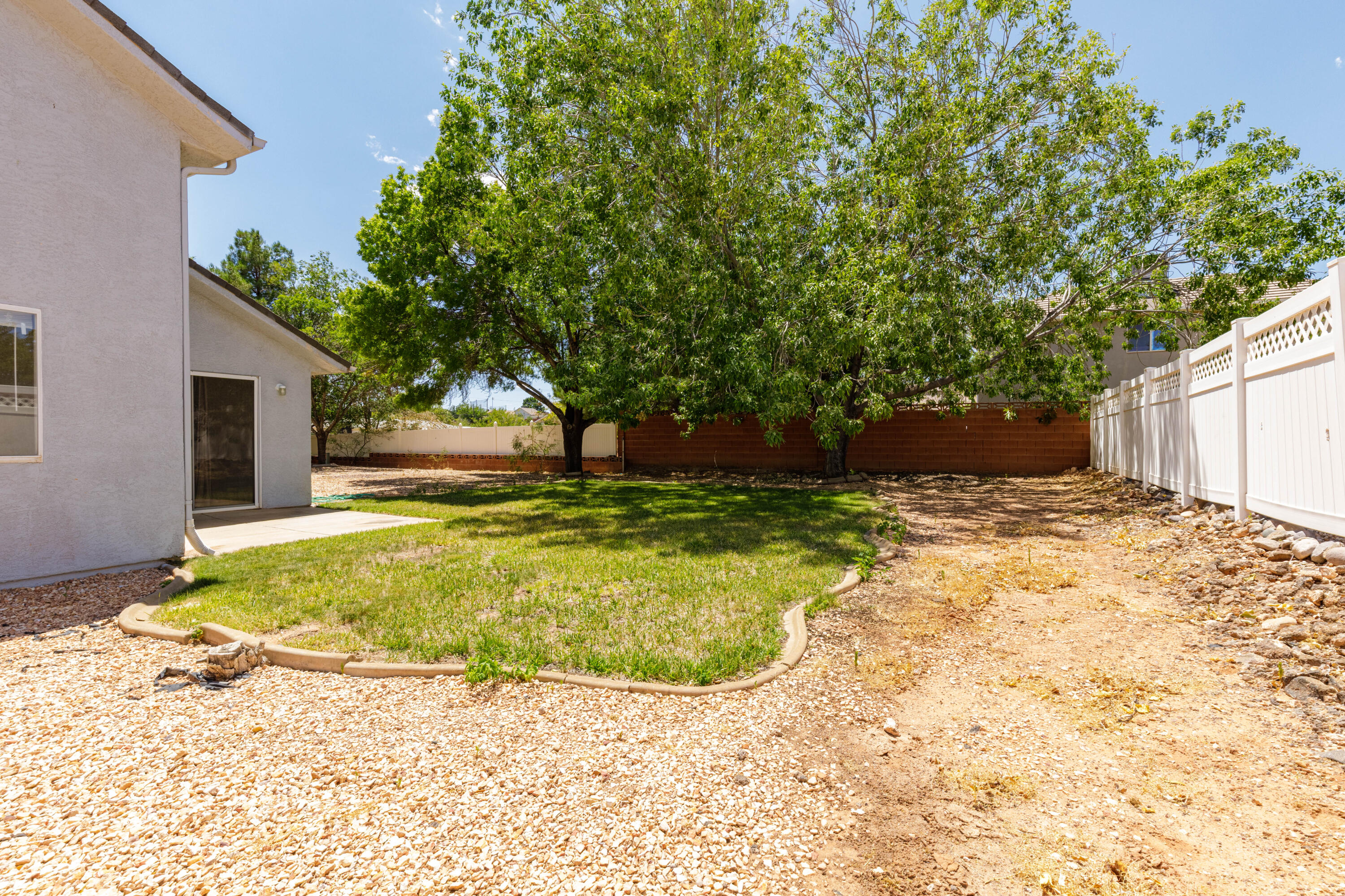 ONYX HILLS - Residential