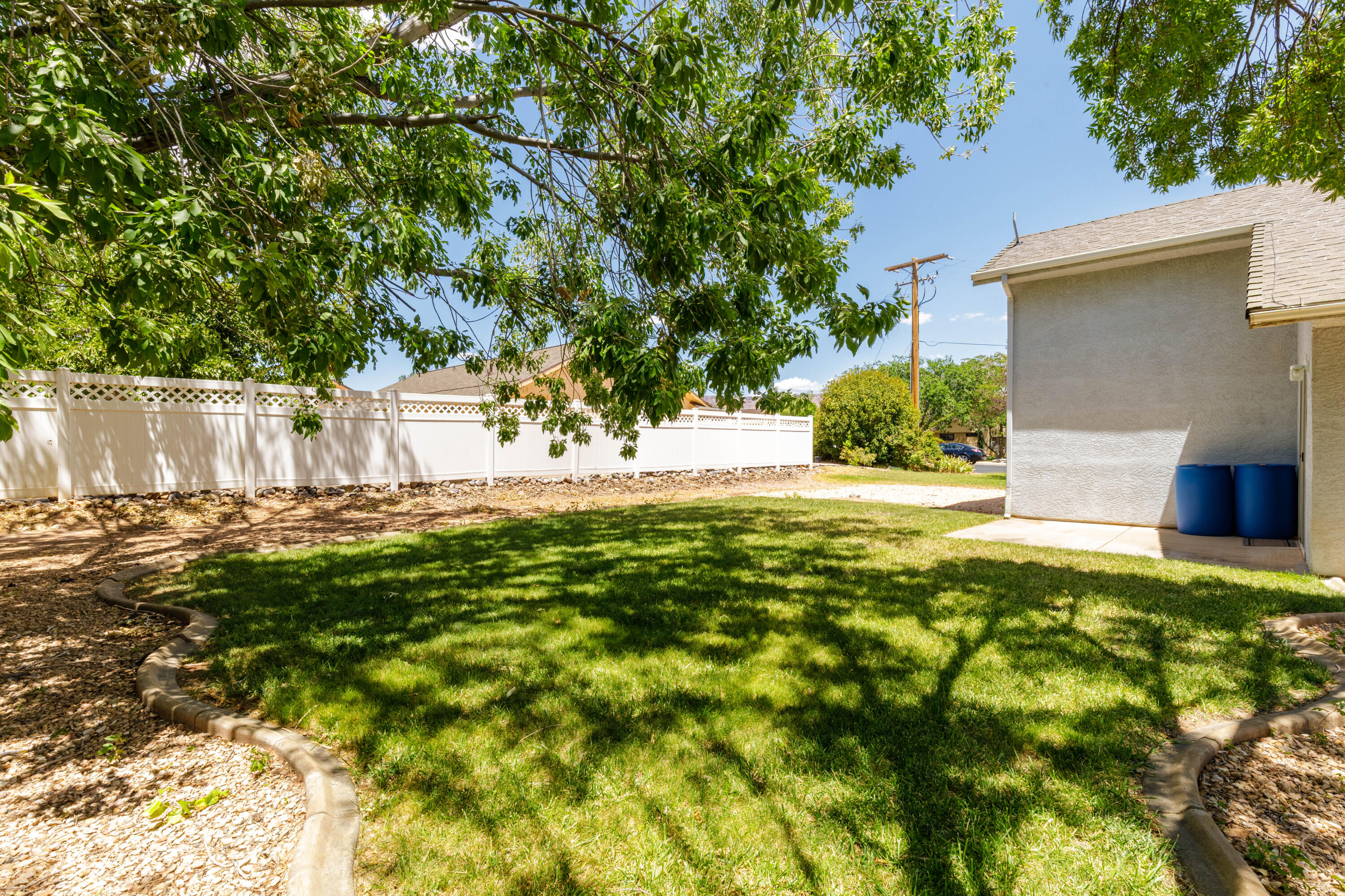 ONYX HILLS - Residential