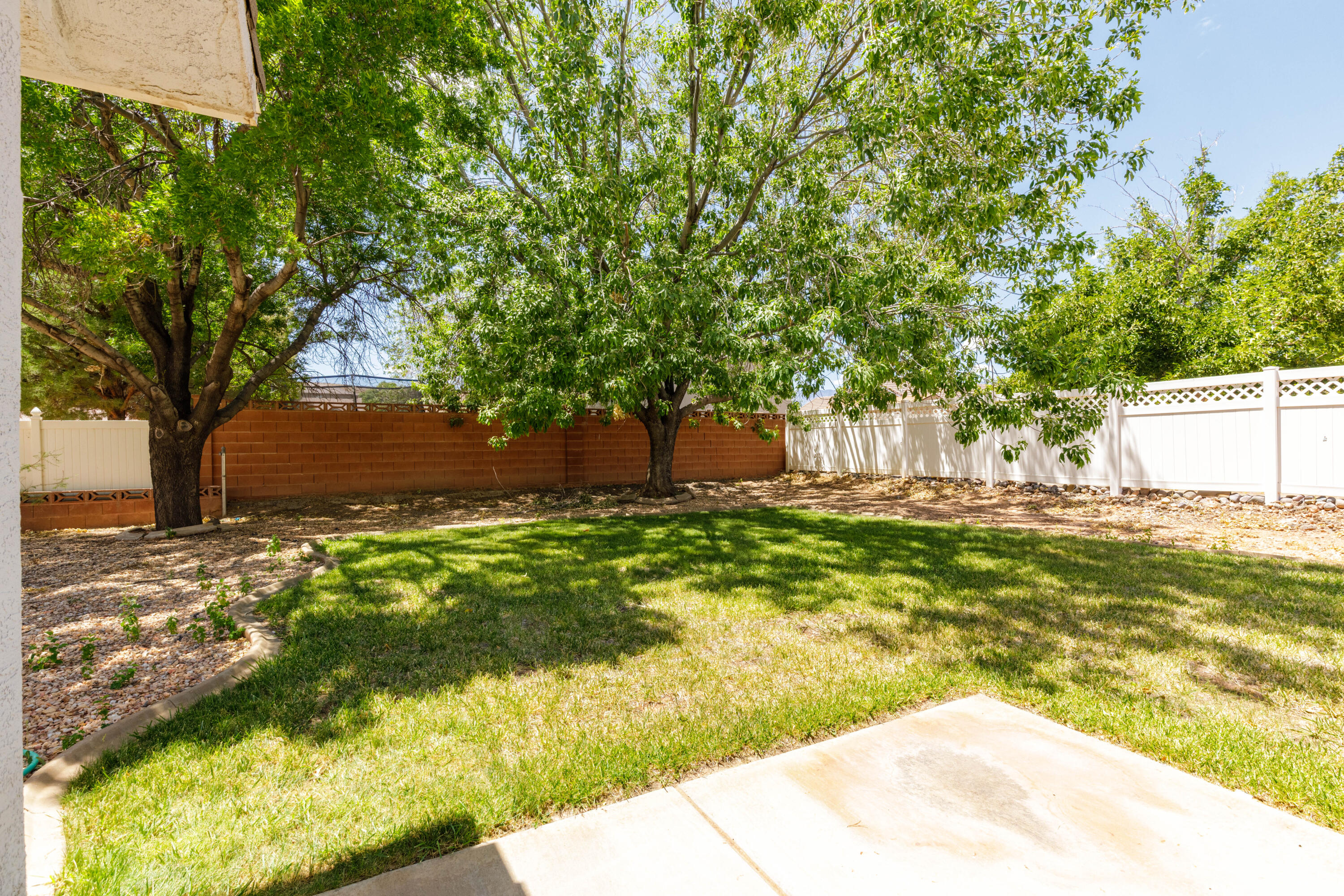 ONYX HILLS - Residential