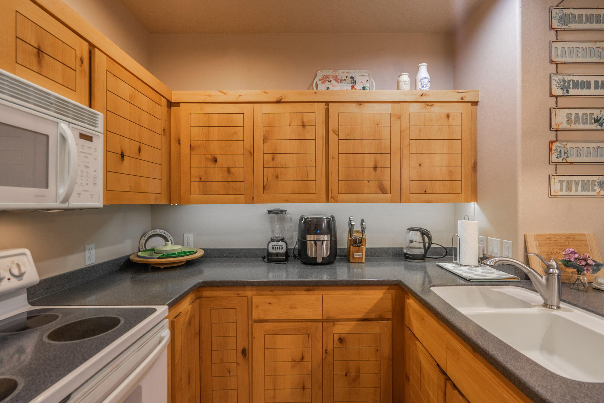 BLACKROCK CONDOS AT STONEBRIDGE - Residential