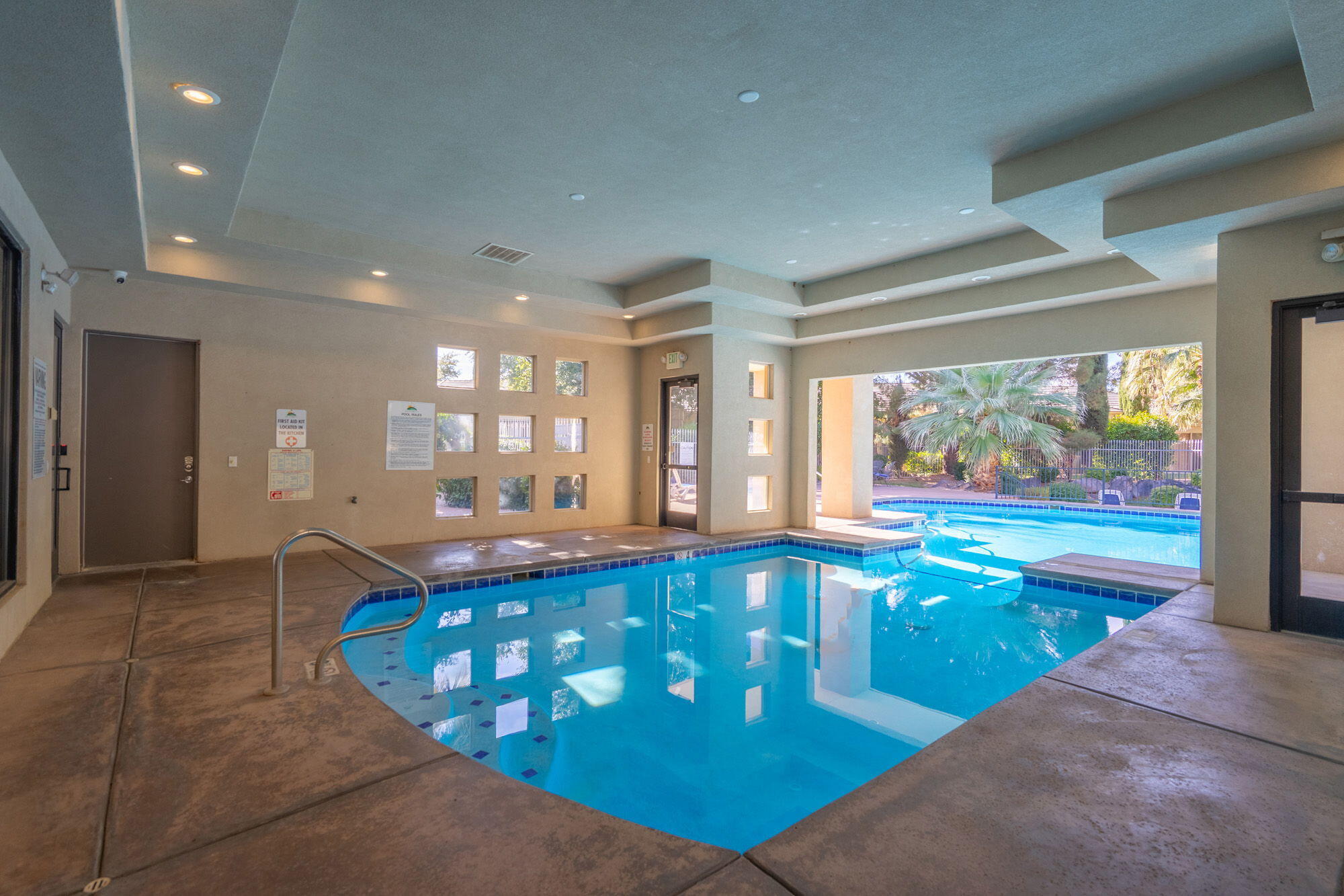 BLACKROCK CONDOS AT STONEBRIDGE - Residential