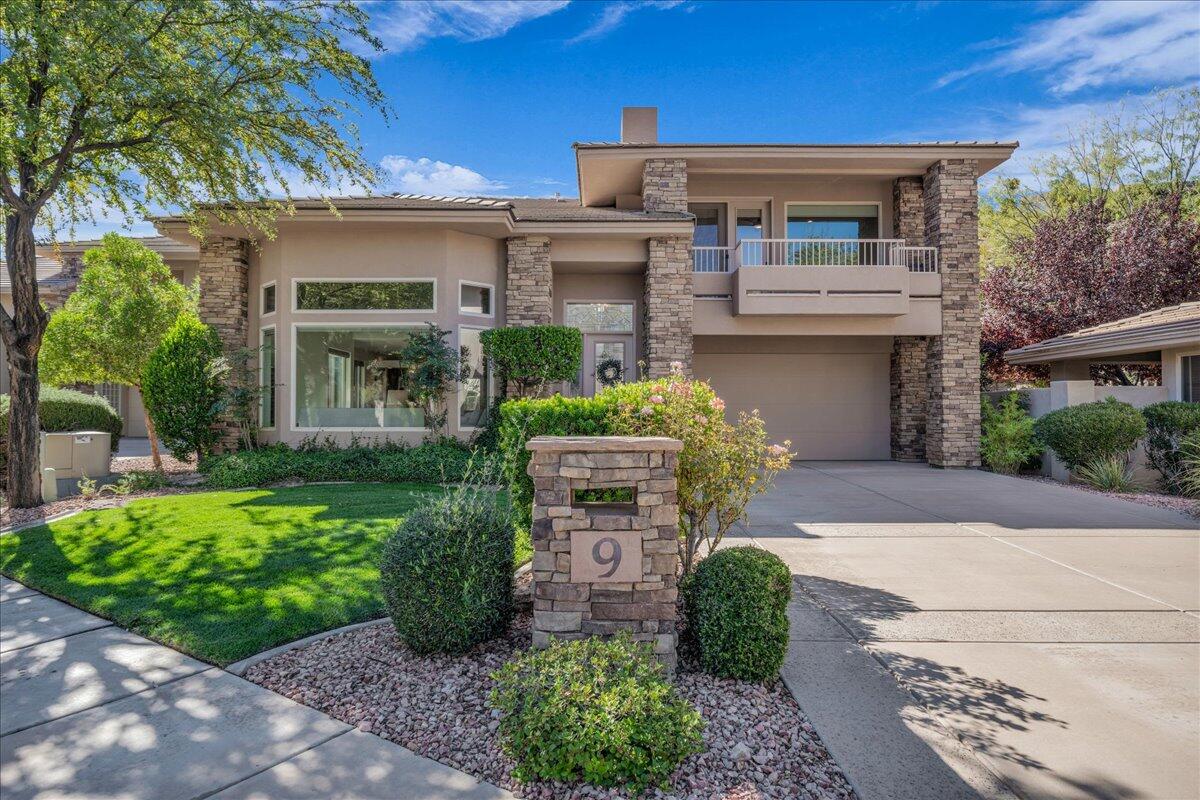 *Seller financing available with acceptable terms. Welcome to this beautiful residence in the luxury gated community of Stone Cliff. Enjoy fresh updates throughout which include: Designer carpet, interior paint, lighting, door & bath hardware, built in closets, and custom blinds. The spacious garage offers an epoxy floor, adding both durability and style with an extra deep driveway with ample parking for guests. Open the rear patio door to experience the sounds of a tranquil water feature. Located within this prestigious exclusive community that offers amazing resort-style amenities, 24 hour staffed security, a very private & quiet setting. As a bonus, residents may rent the clubhouse for private gatherings or events! This rarely available patio home blends modern comfort with refined elegance--ready for you to move right in and enjoy.
