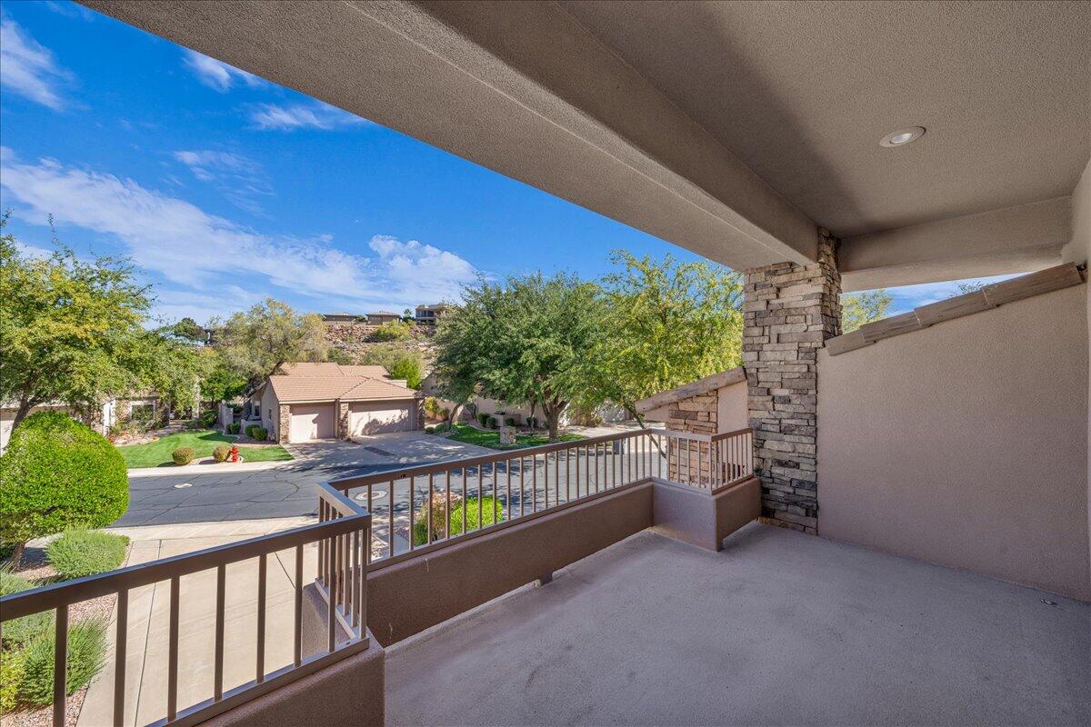 STONE CLIFF TOWNHOMES - Residential