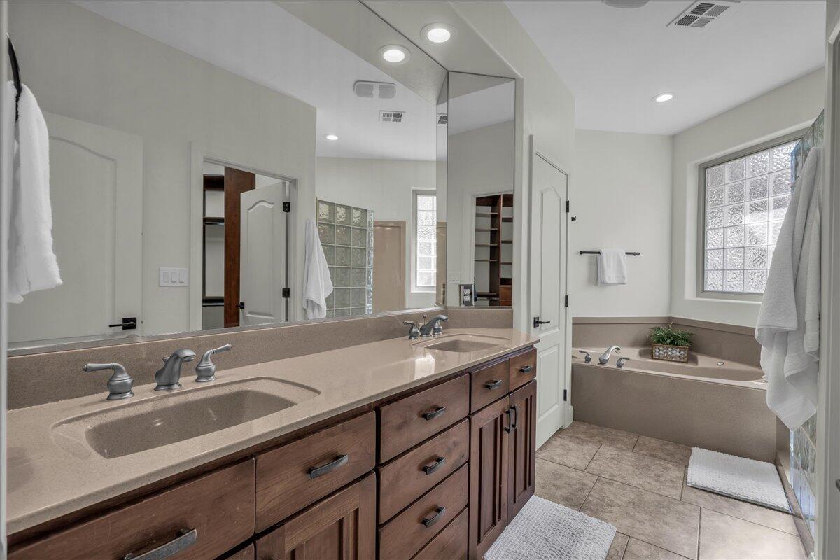 STONE CLIFF TOWNHOMES - Residential