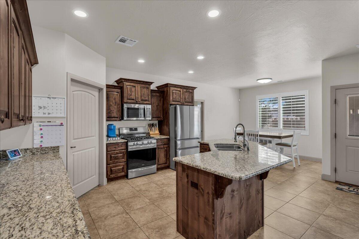 DIXIE SPRINGS - Residential