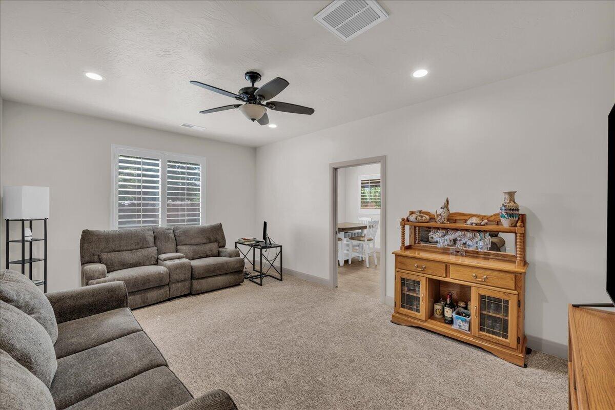 DIXIE SPRINGS - Residential