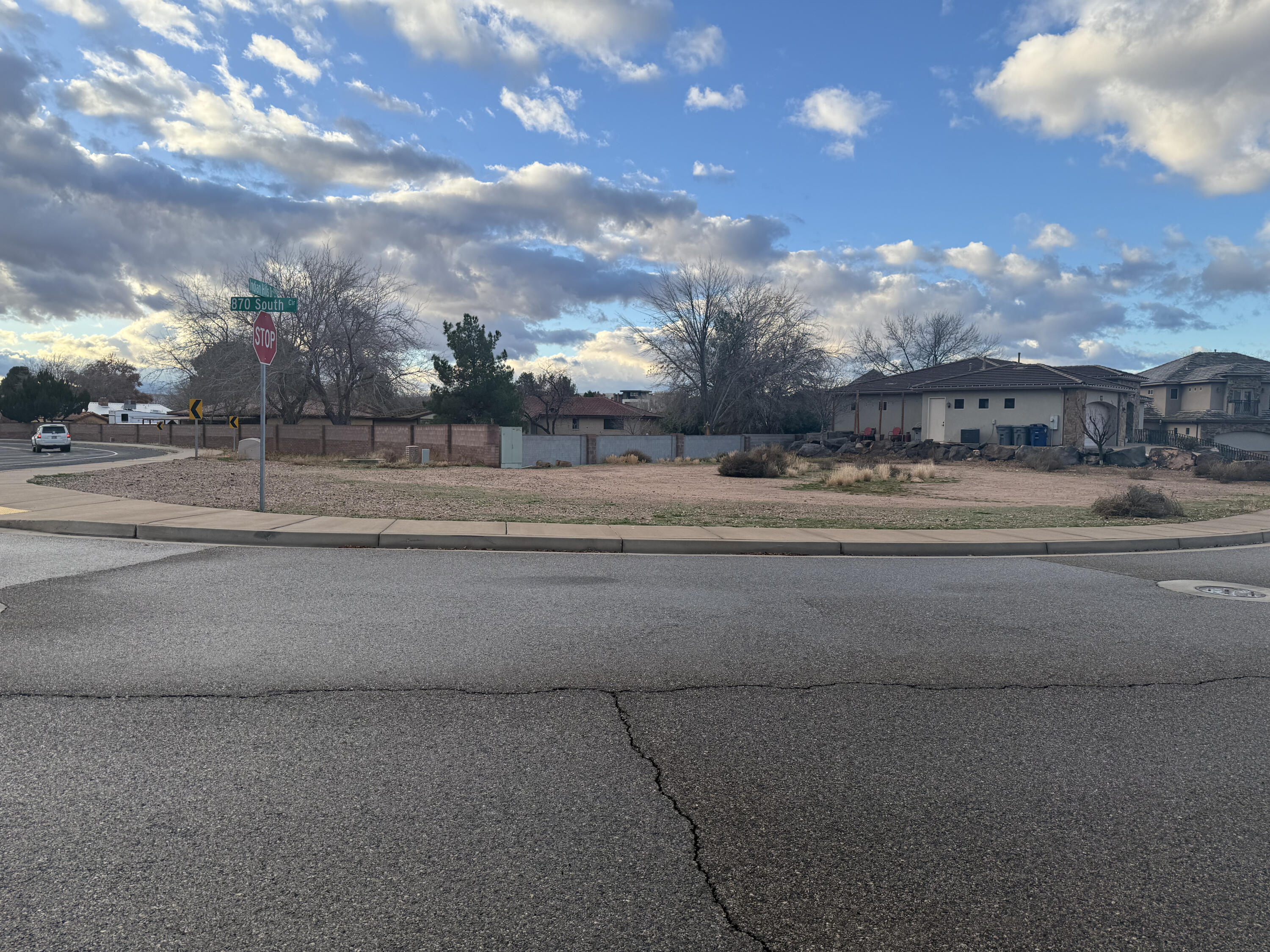 WEST BEND - Land