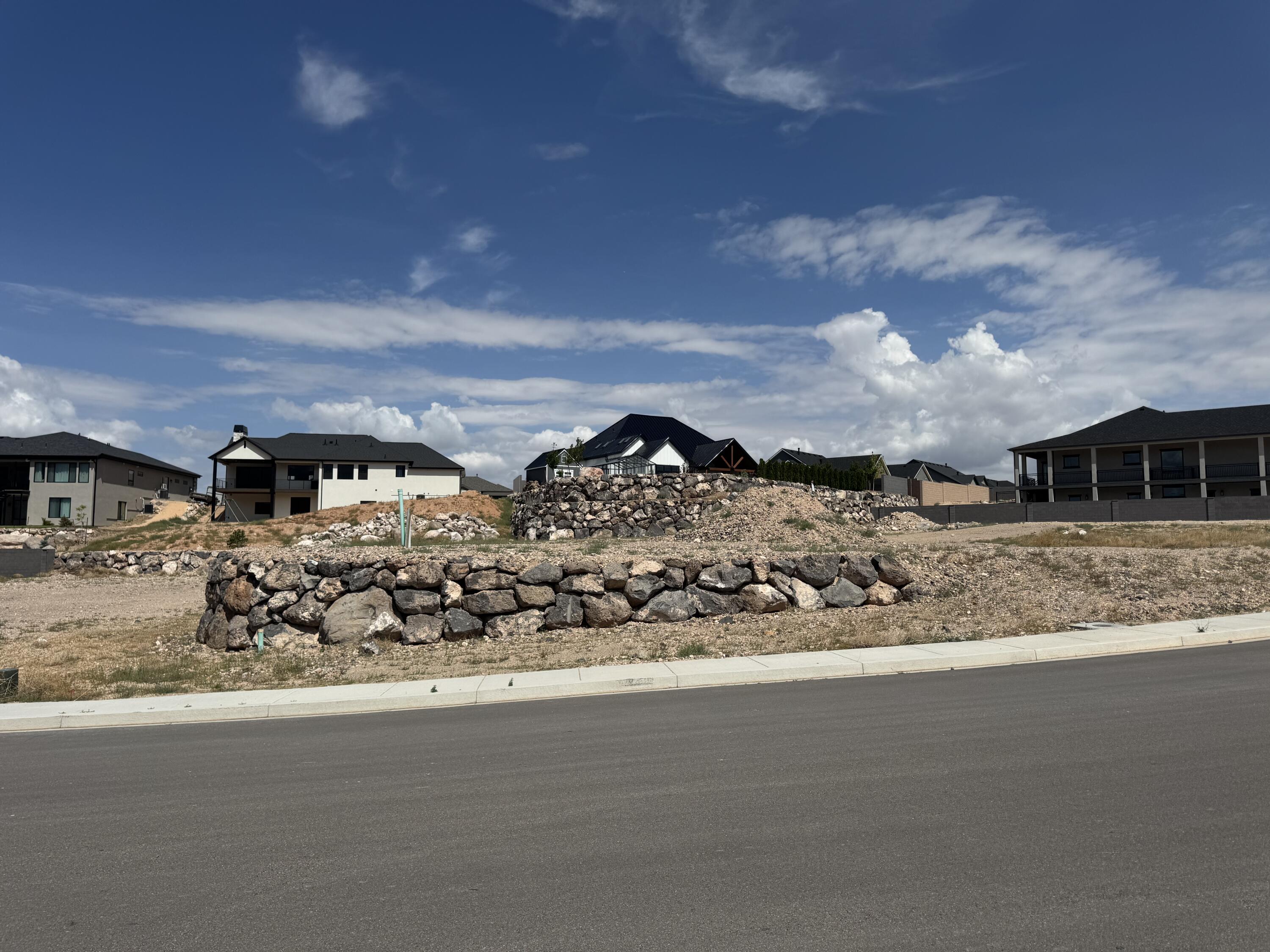SADDLE BACK RIDGE - Land