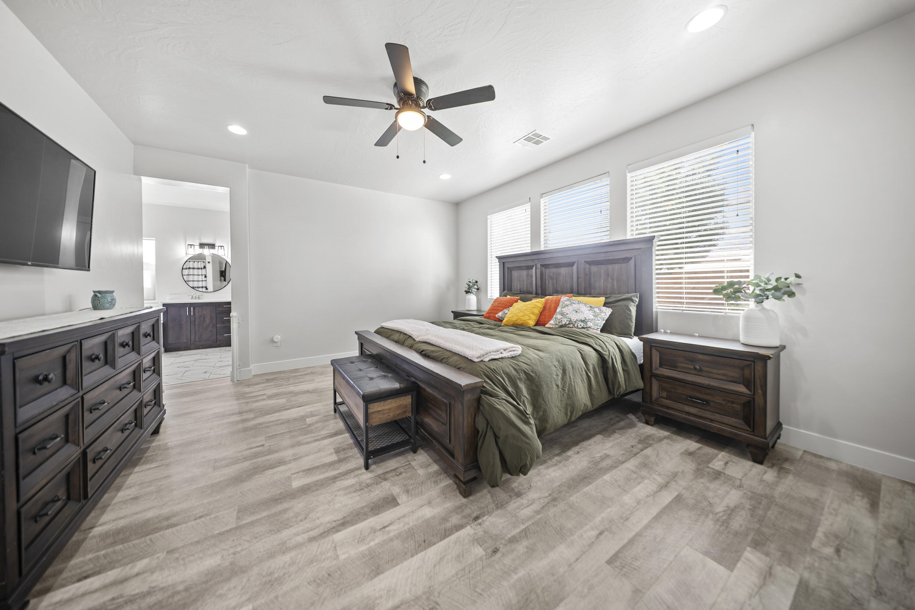 SAGE CANYON - Residential