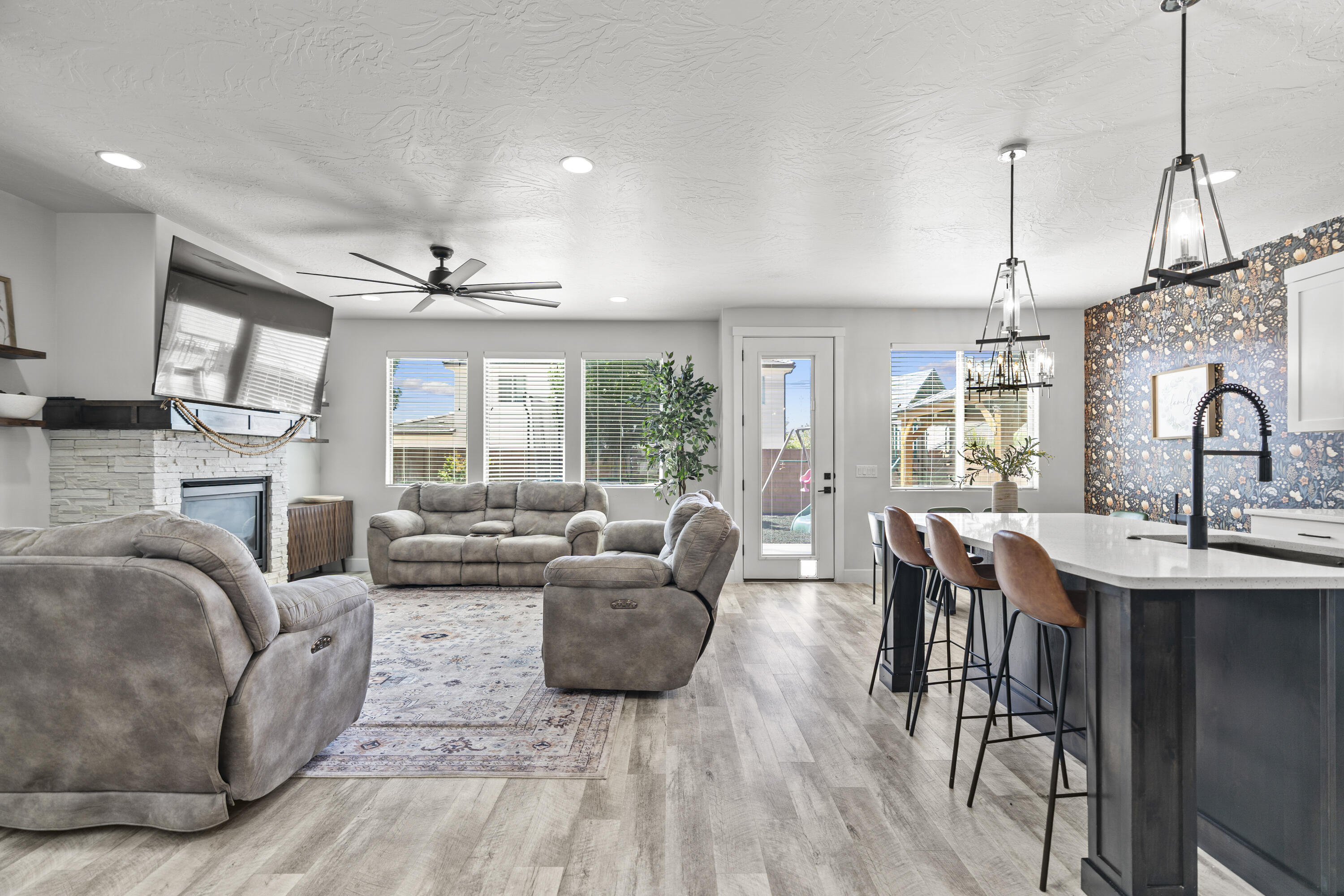 SAGE CANYON - Residential