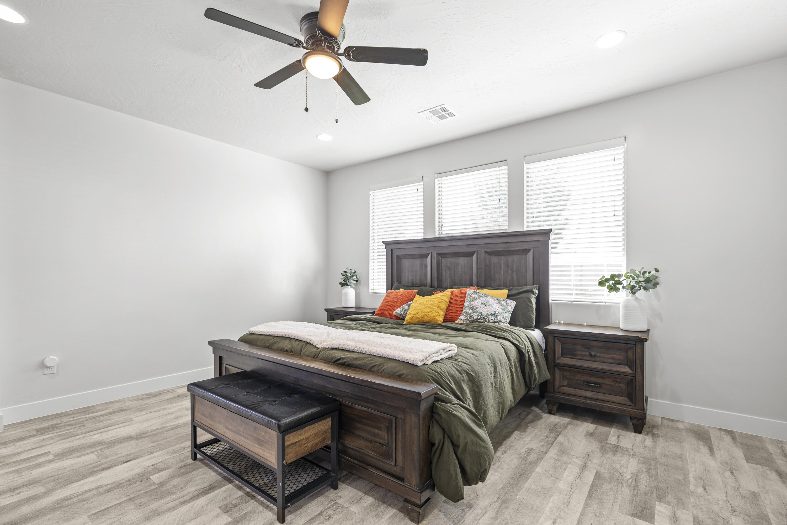 SAGE CANYON - Residential