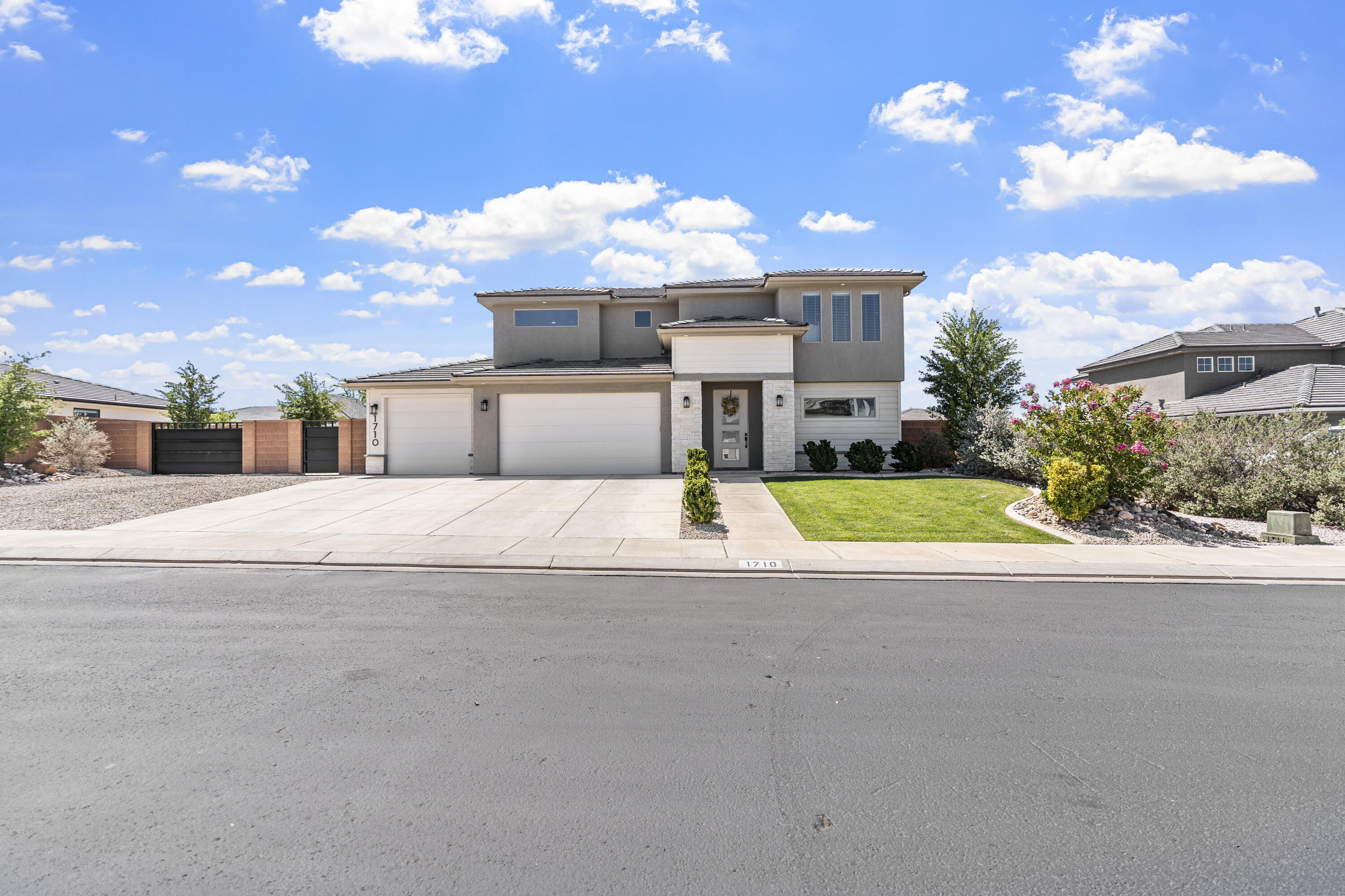 SAGE CANYON - Residential