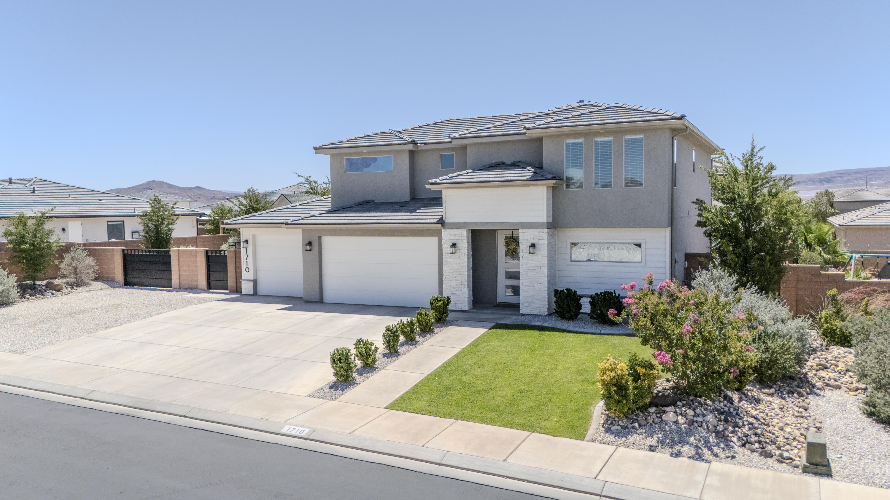 SAGE CANYON - Residential