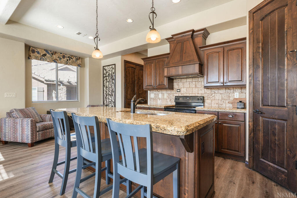 CORAL RIDGE TOWNHOMES - Residential