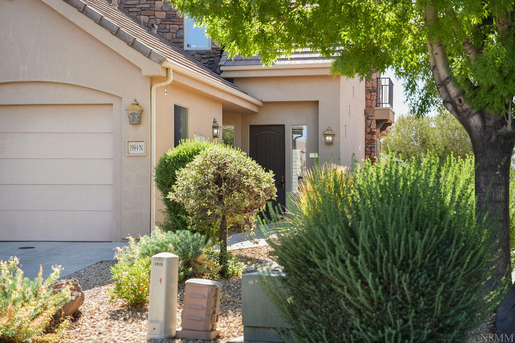 CORAL RIDGE TOWNHOMES - Residential
