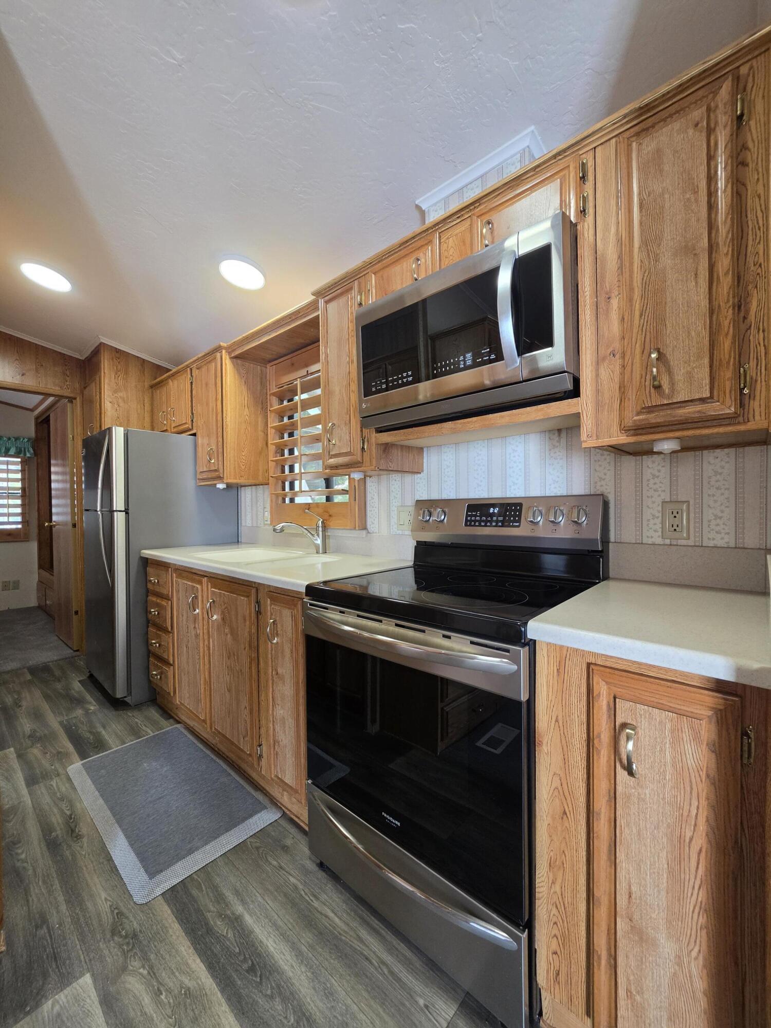 TWIN LAKES RV PARK - Residential