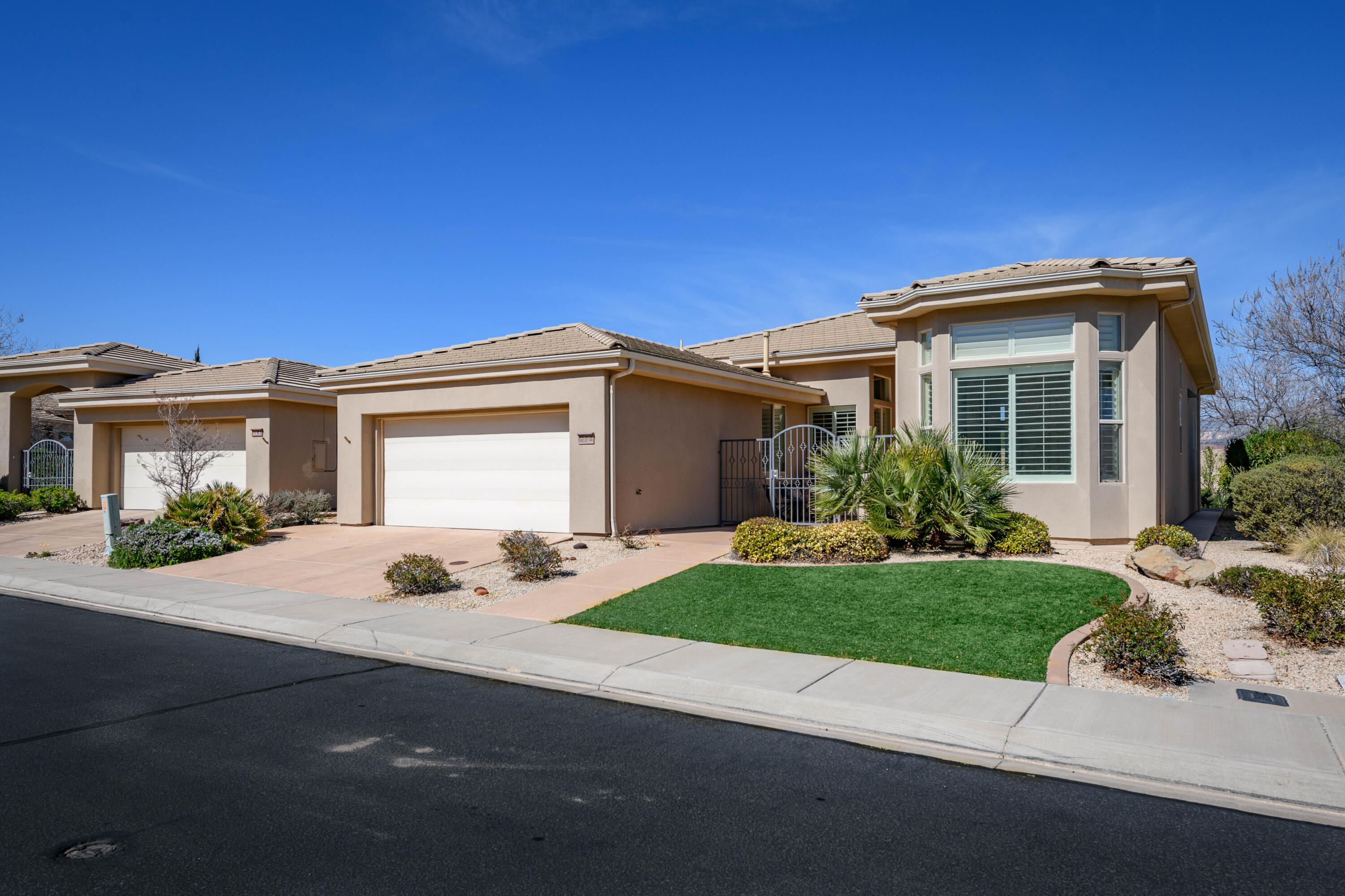 BELLSERA TOWNHOMES AT SUNBROOK - Residential