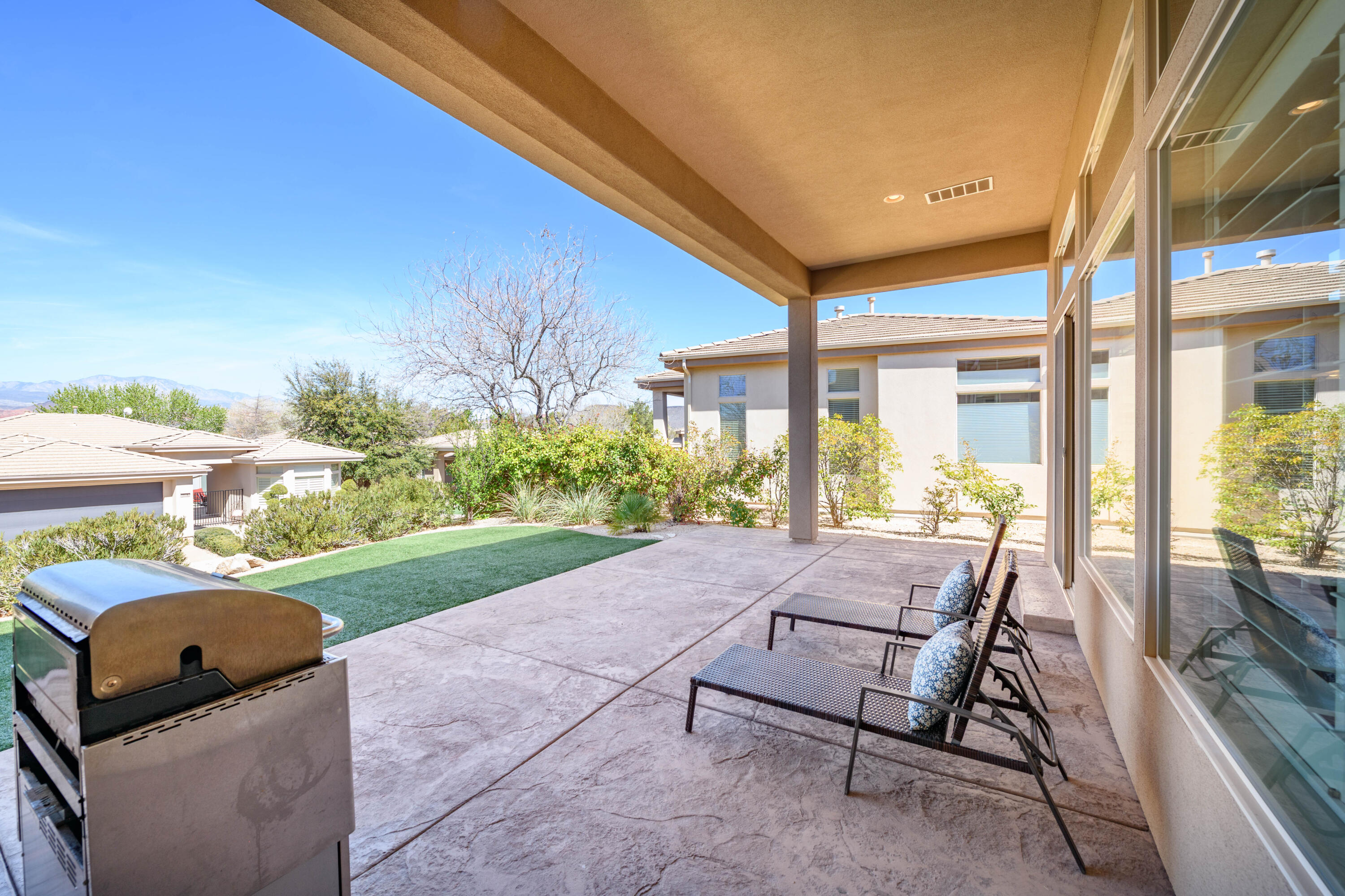 BELLSERA TOWNHOMES AT SUNBROOK - Residential