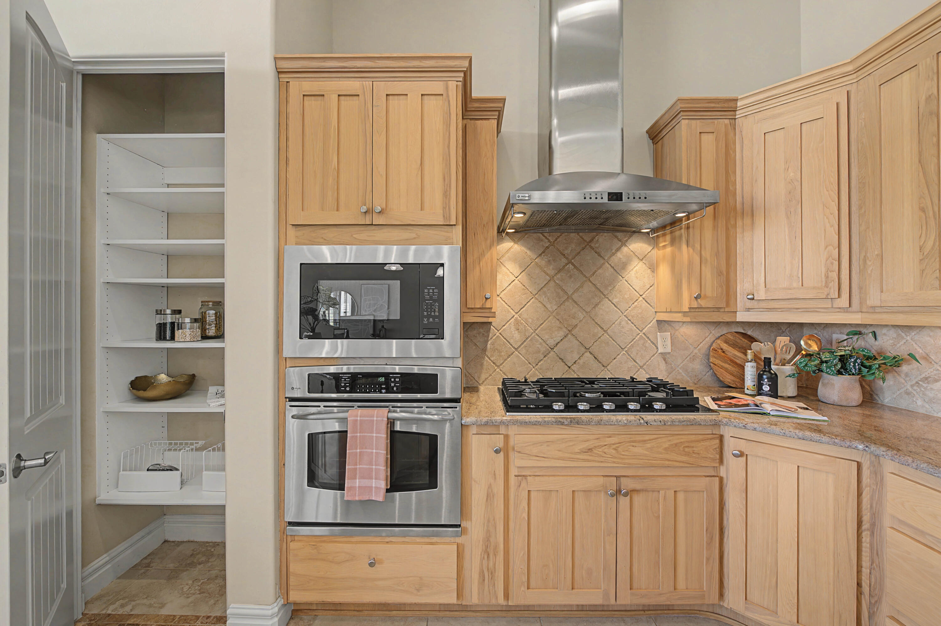 BELLSERA TOWNHOMES AT SUNBROOK - Residential