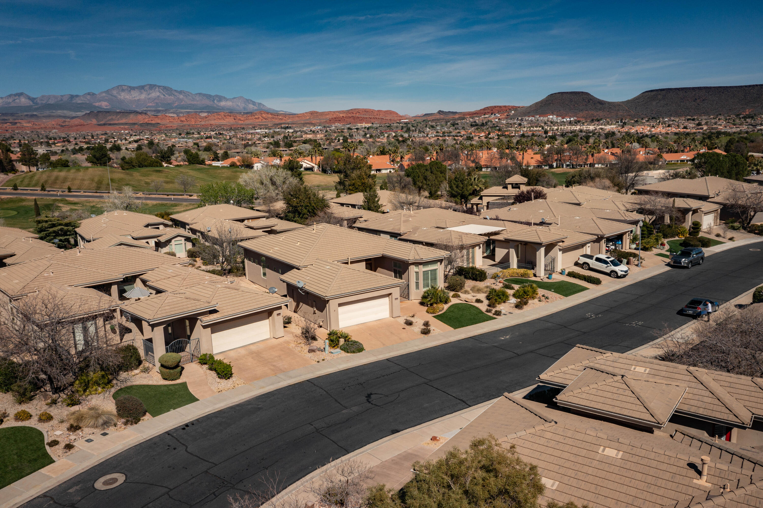 BELLSERA TOWNHOMES AT SUNBROOK - Residential