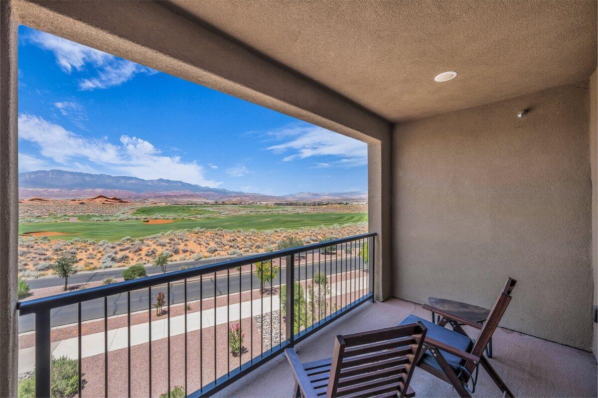 VILLAS AT SAND HOLLOW - Residential