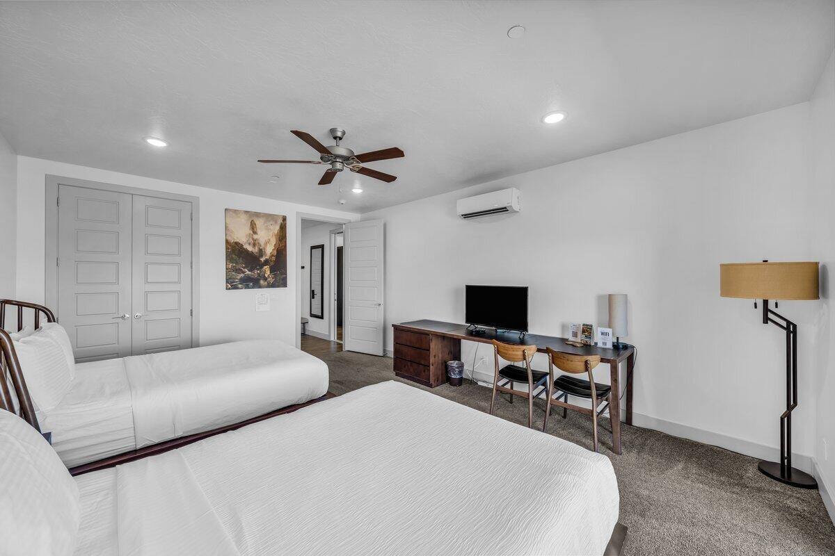 VILLAS AT SAND HOLLOW - Residential