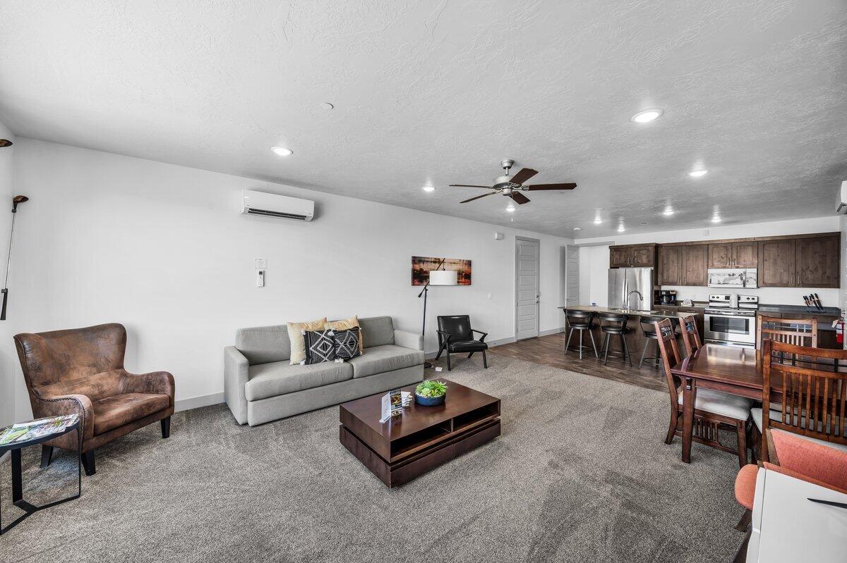 VILLAS AT SAND HOLLOW - Residential