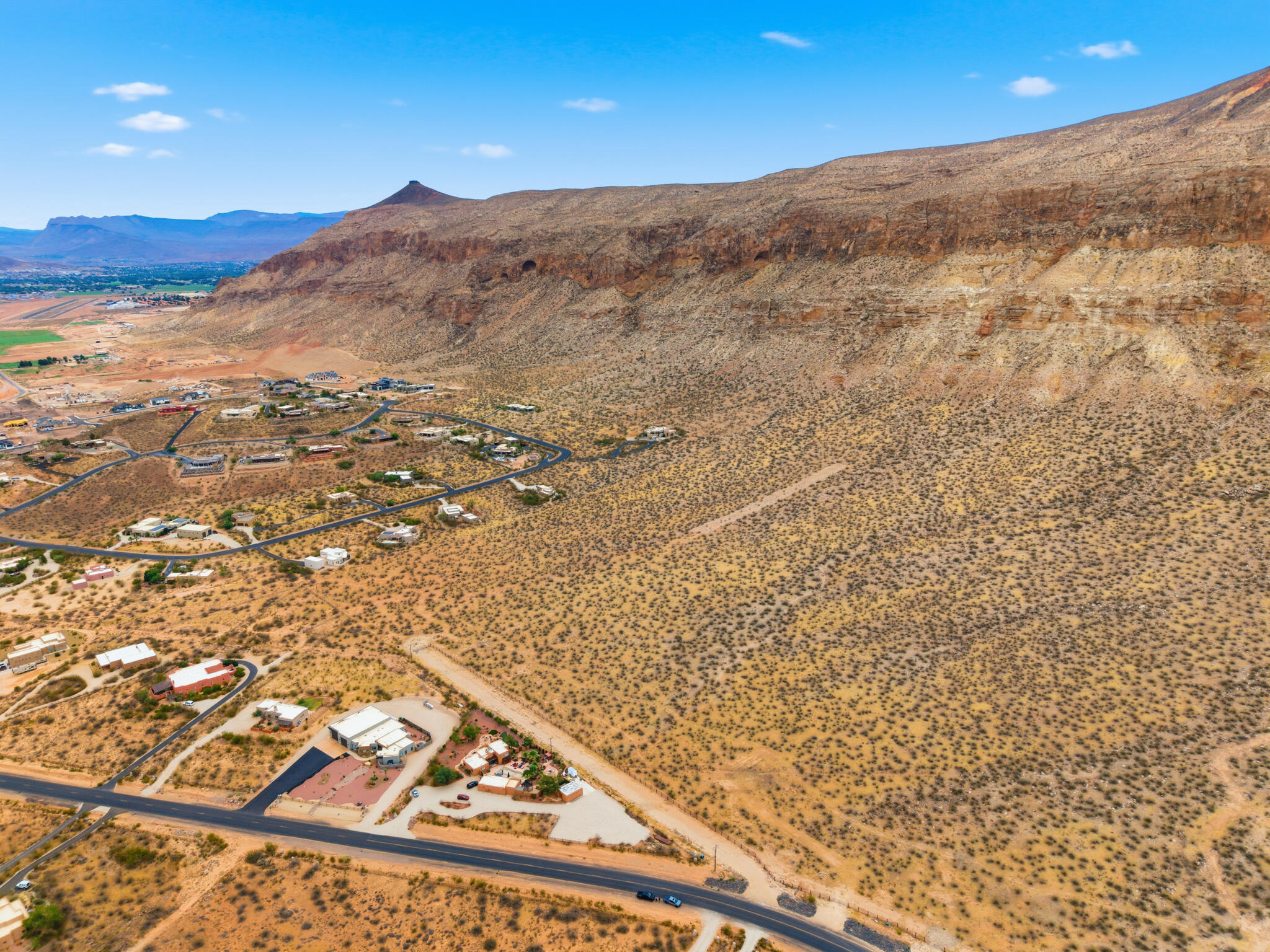MOCCASIN FLATS - Land