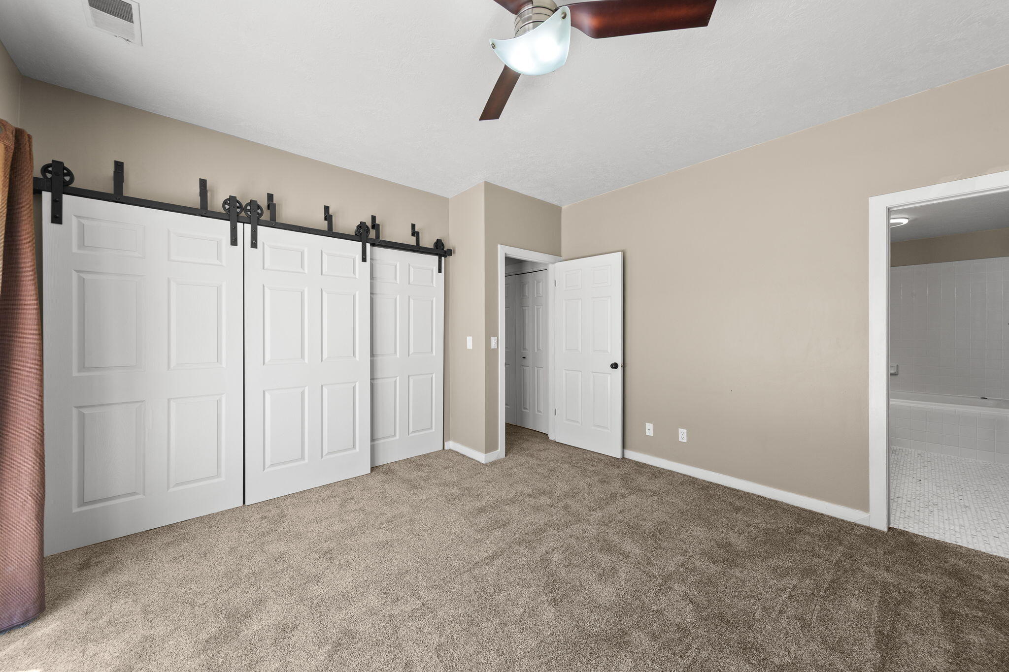COTTON MANOR - Residential