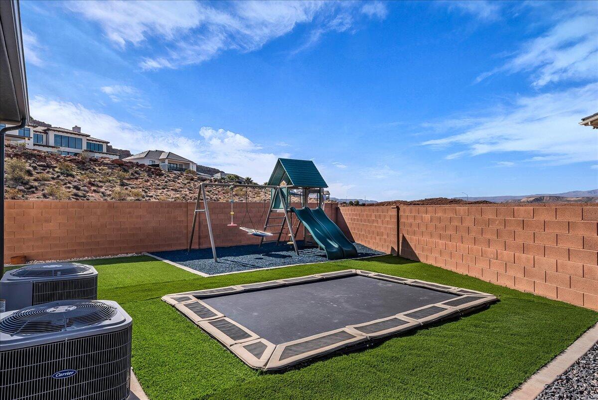 MAPLE ESTATES - Residential
