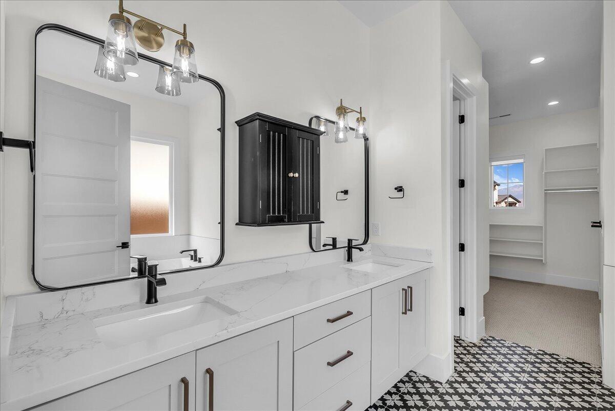 MAPLE ESTATES - Residential