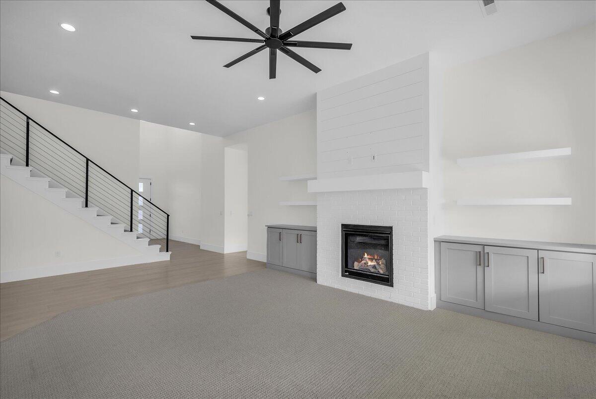 MAPLE ESTATES - Residential