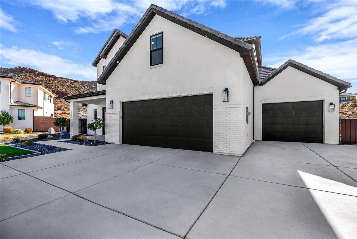 MAPLE ESTATES - Residential