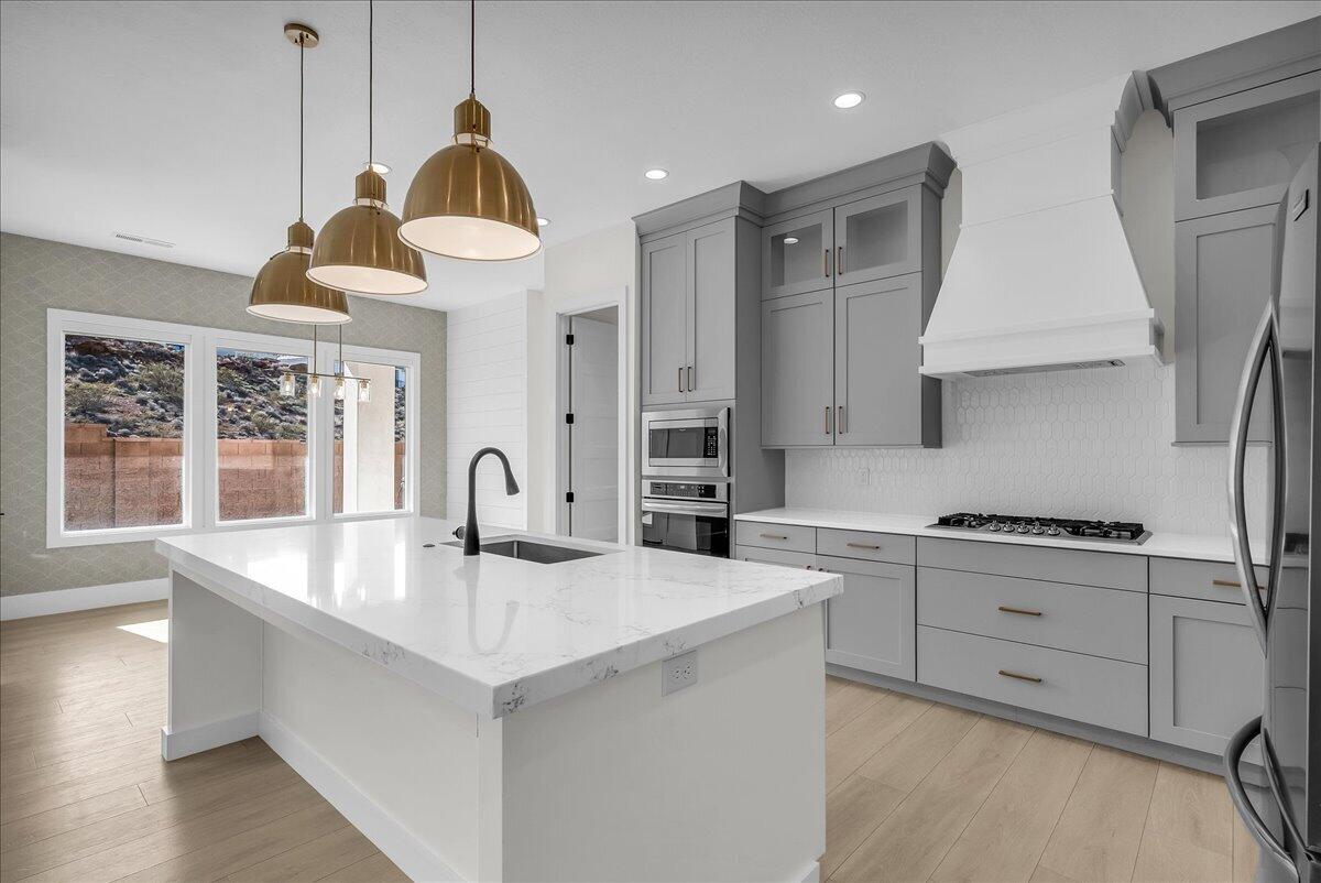 MAPLE ESTATES - Residential