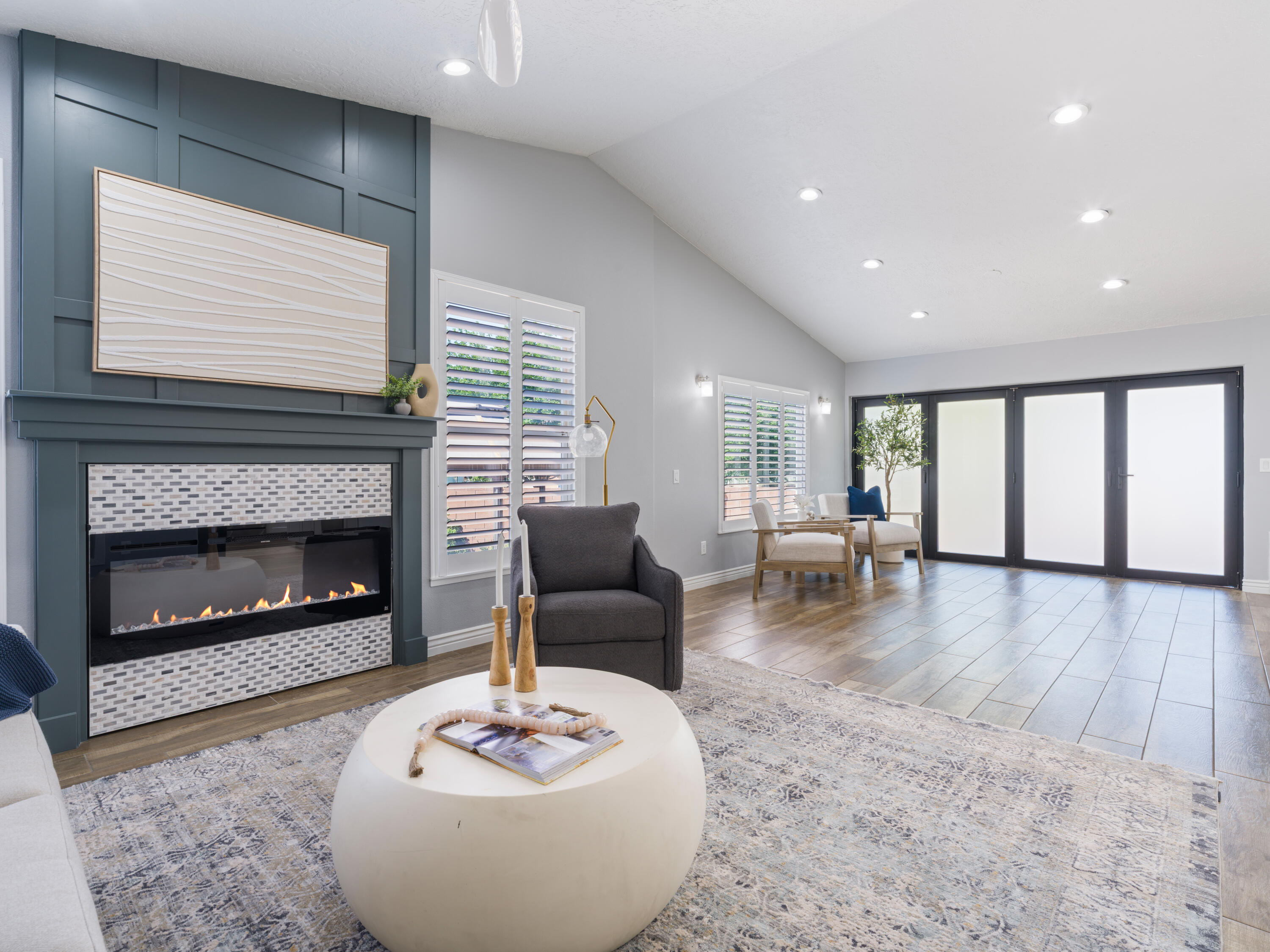 BLOOMINGTON HILLS - Residential