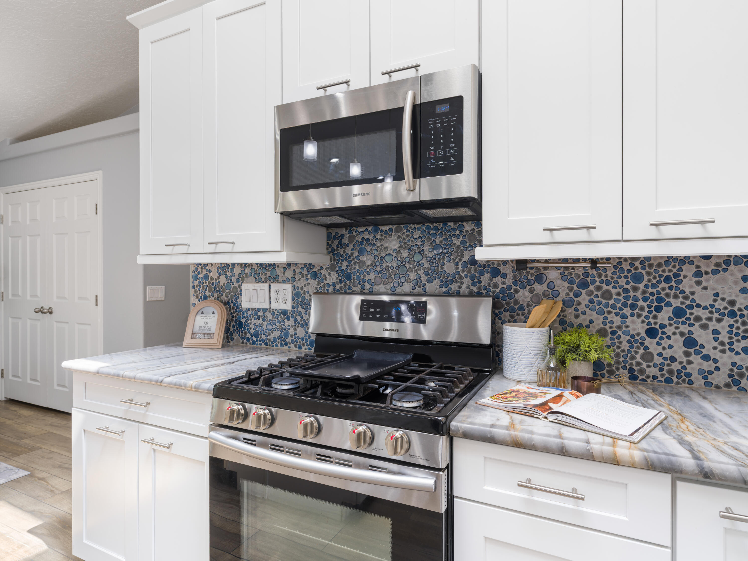 BLOOMINGTON HILLS - Residential
