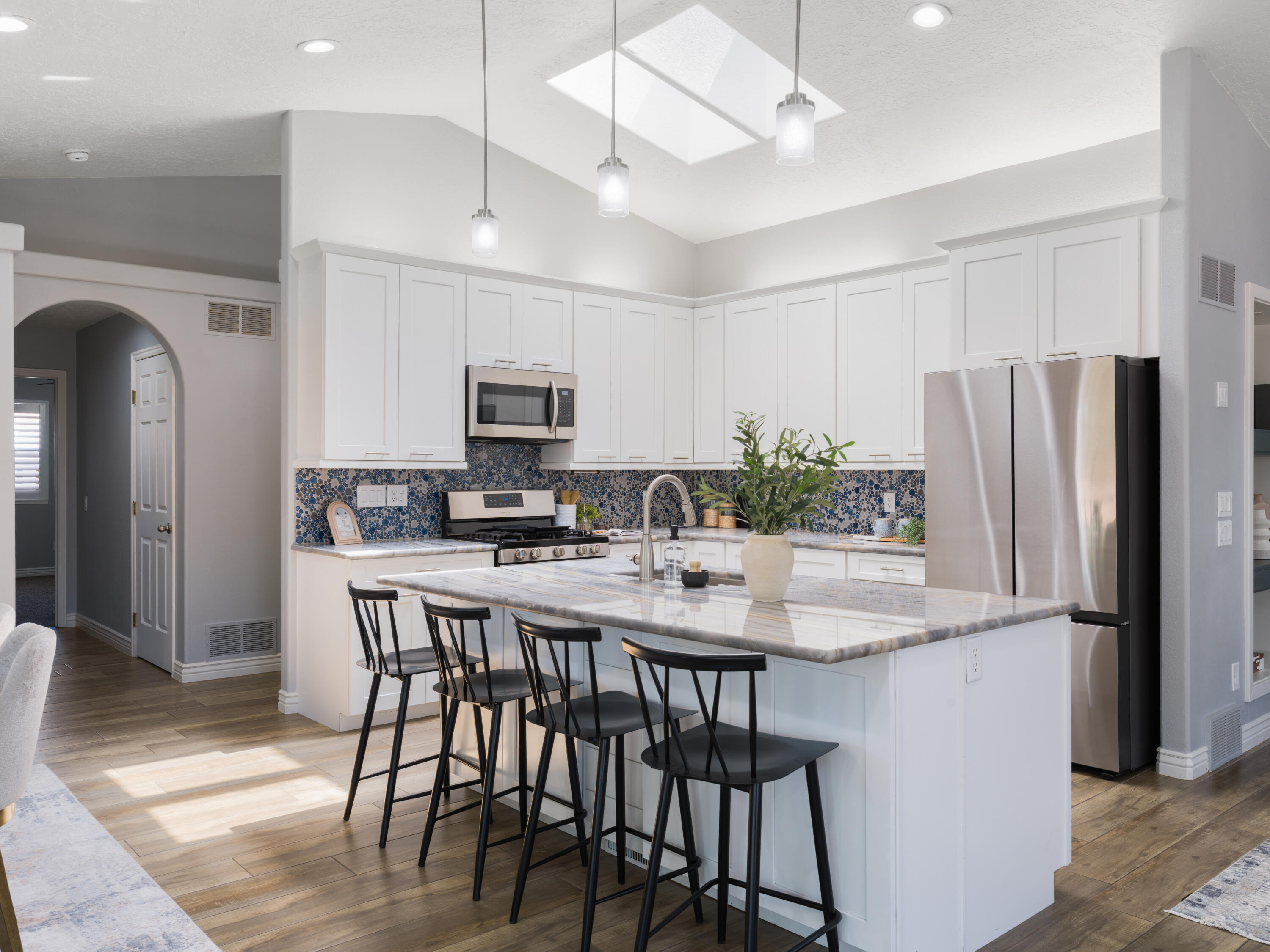 BLOOMINGTON HILLS - Residential