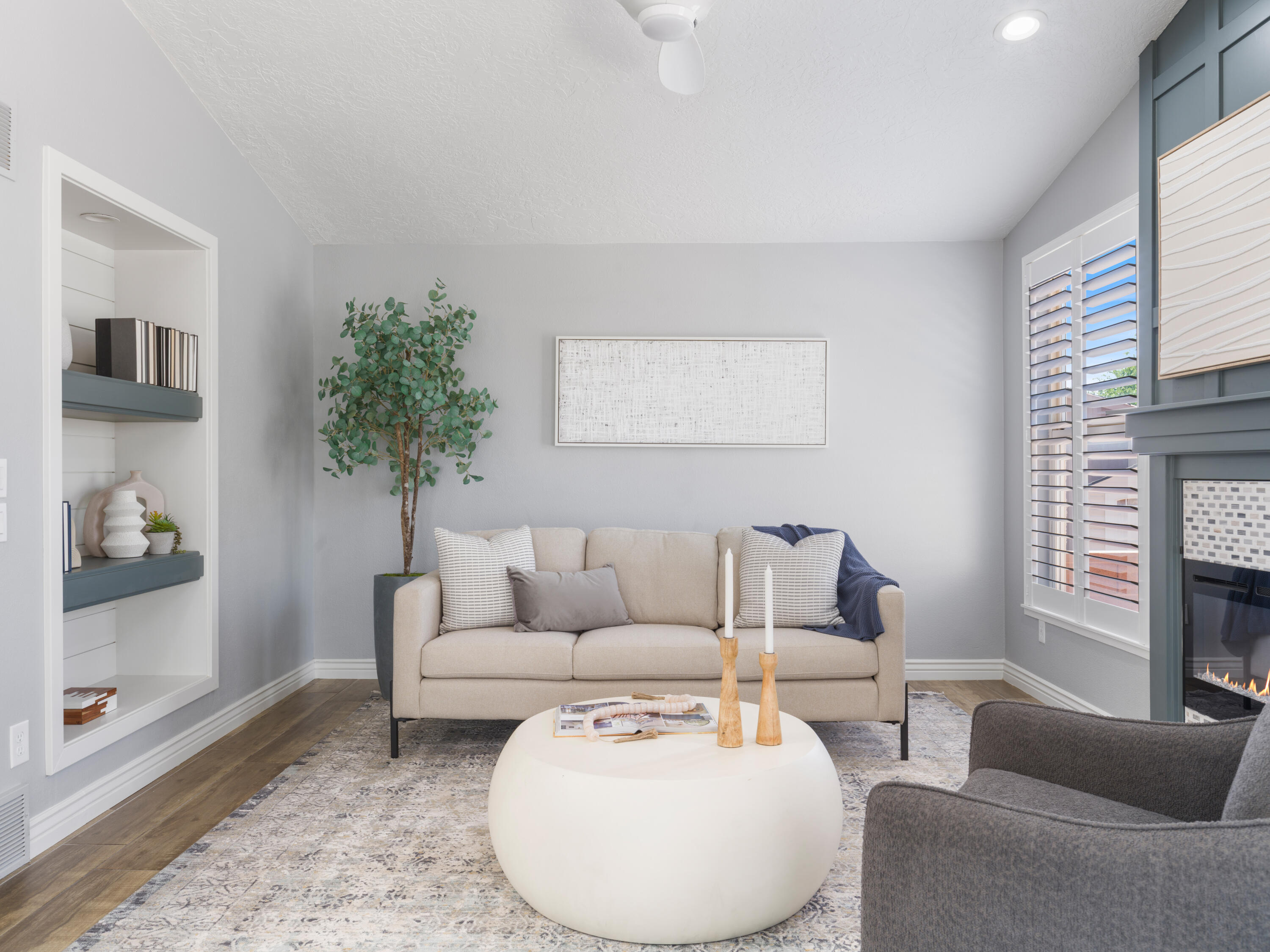 BLOOMINGTON HILLS - Residential