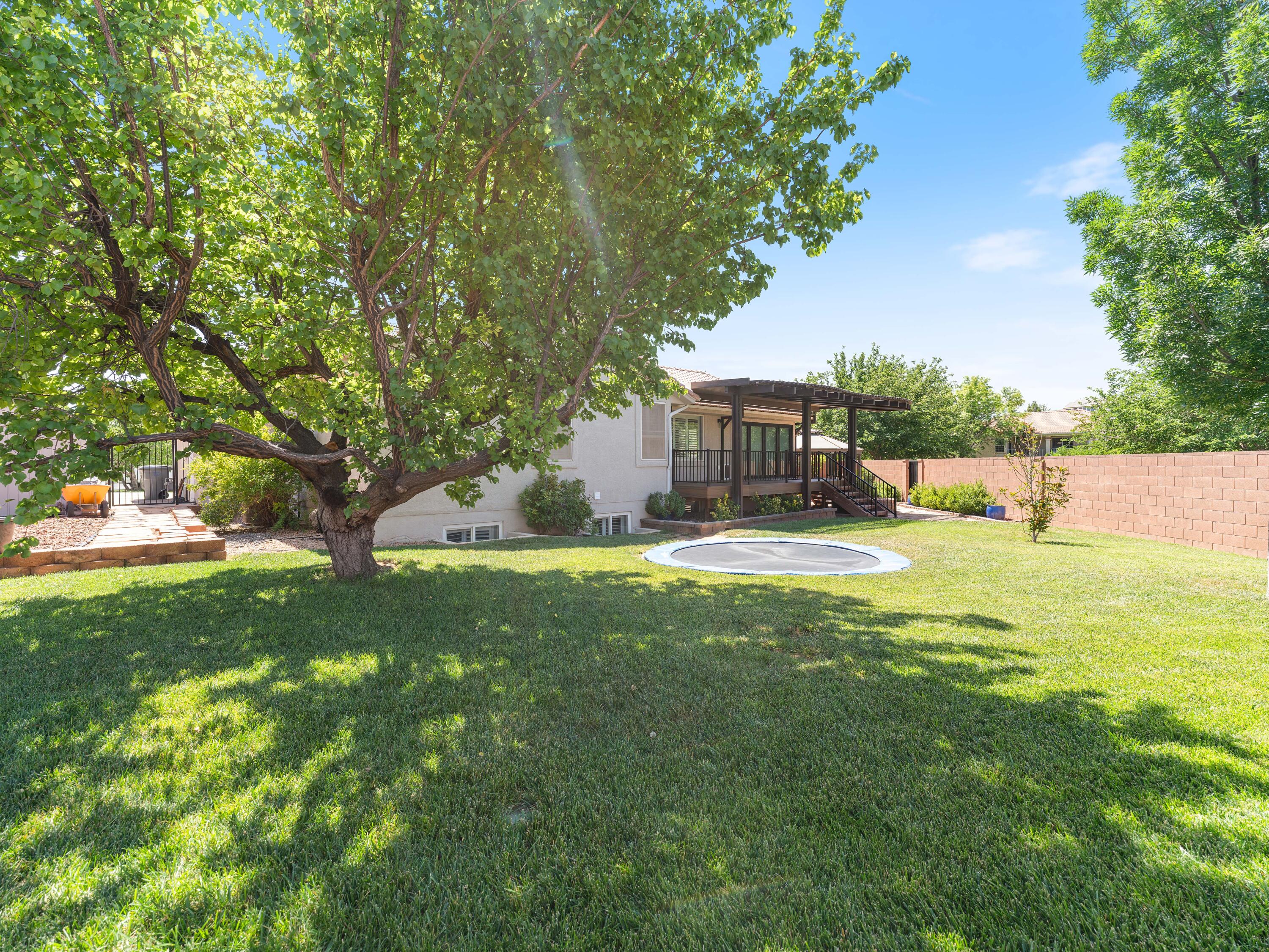 BLOOMINGTON HILLS - Residential