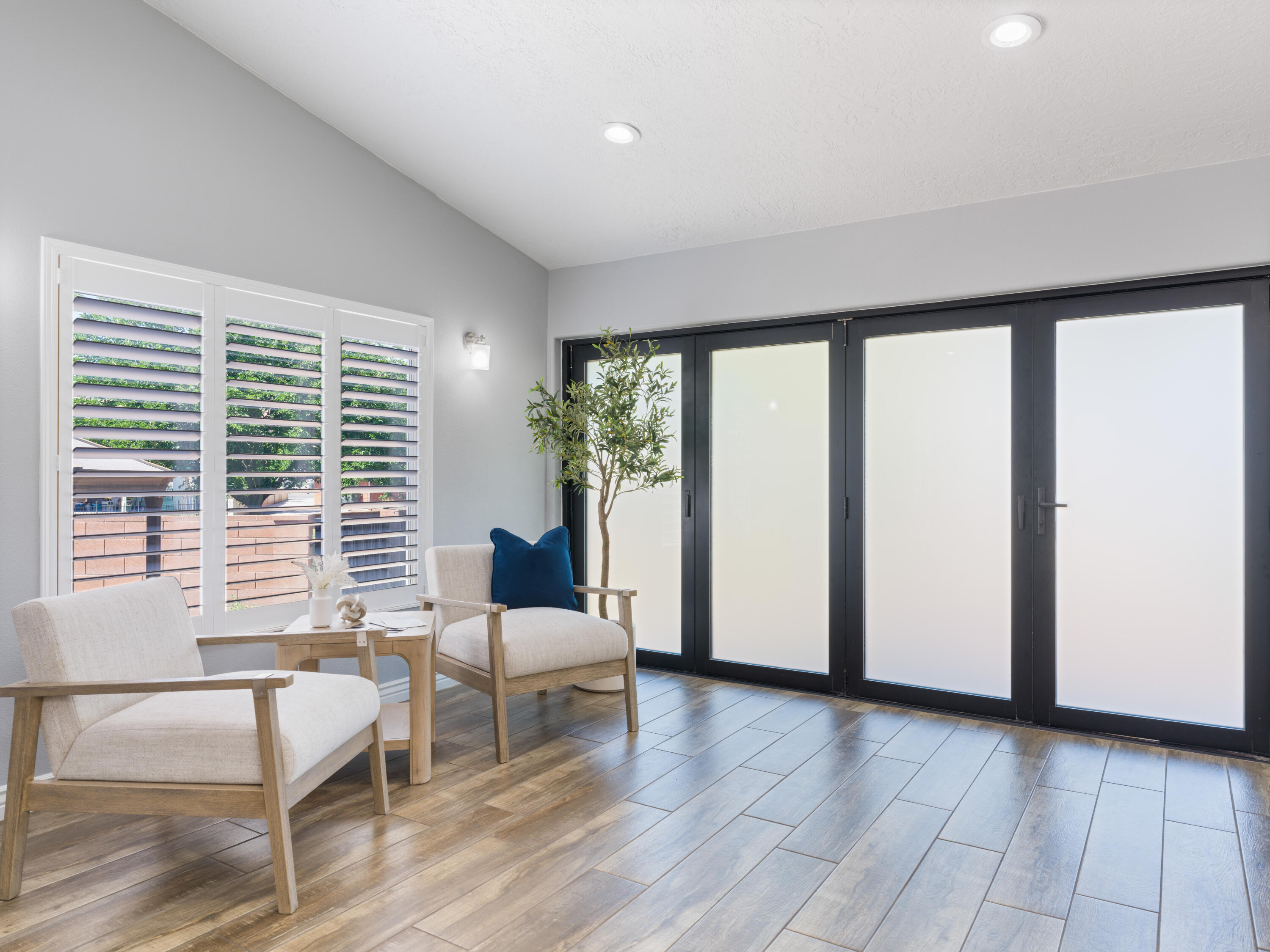 BLOOMINGTON HILLS - Residential