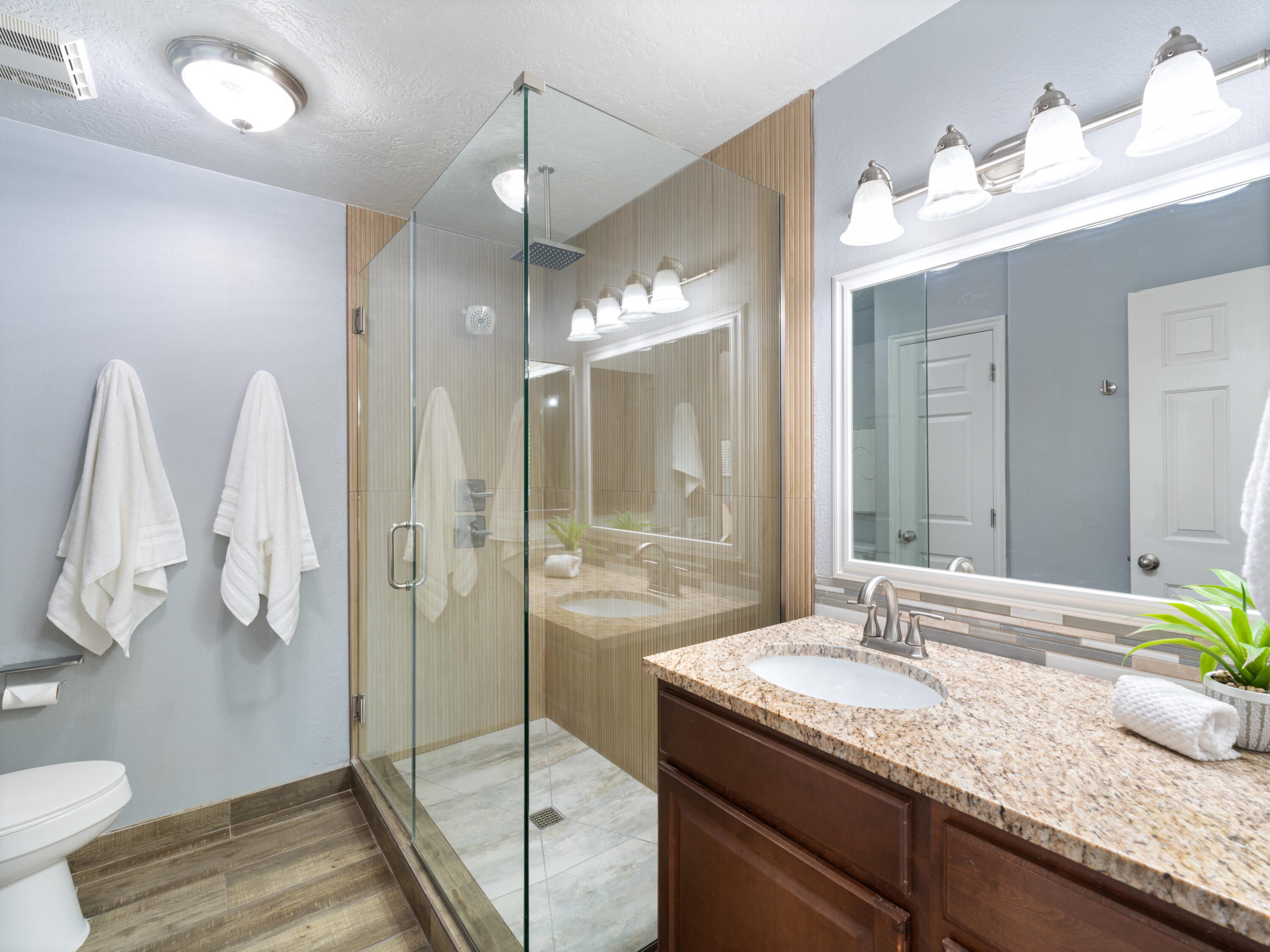 BLOOMINGTON HILLS - Residential