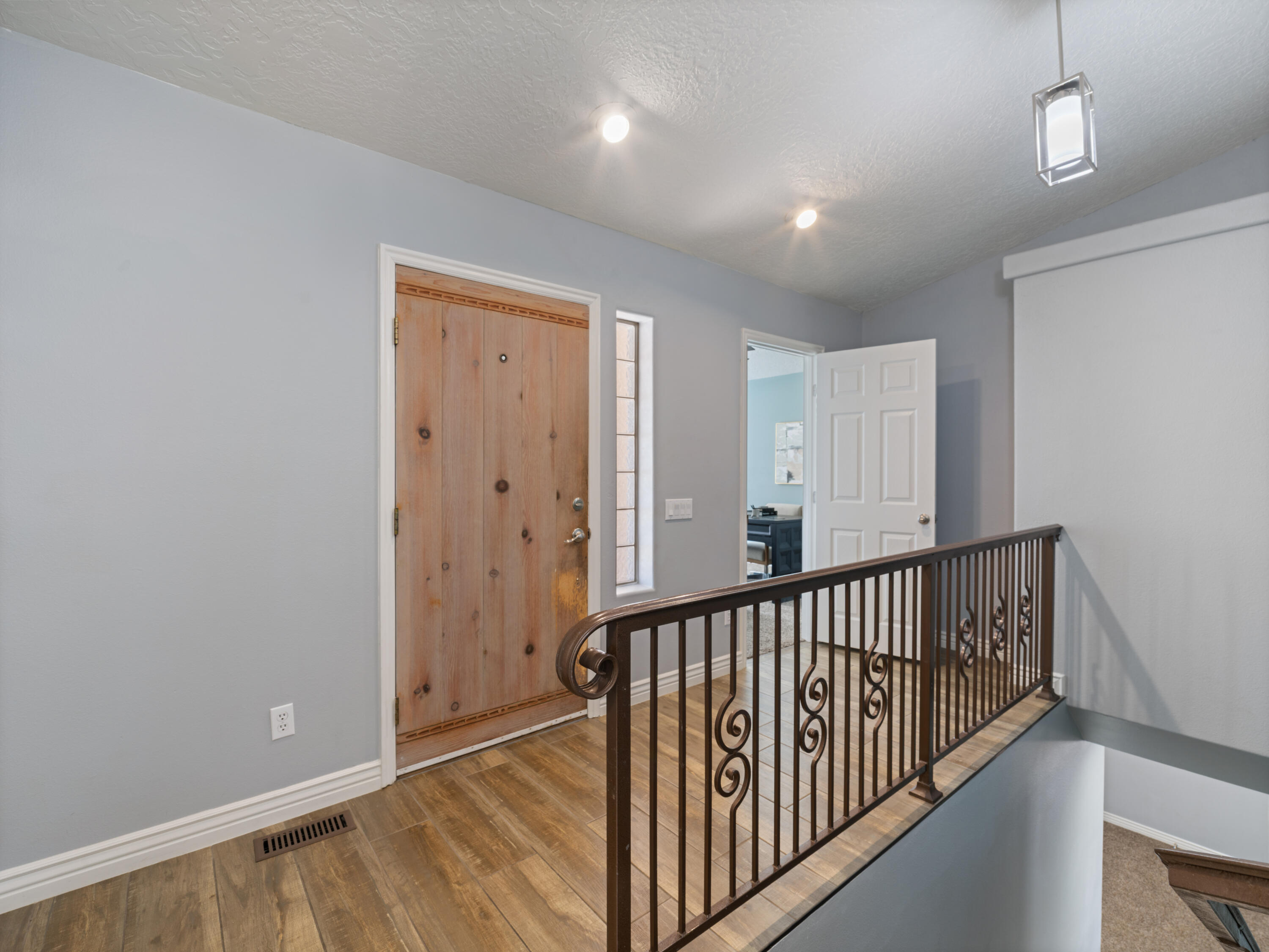 BLOOMINGTON HILLS - Residential