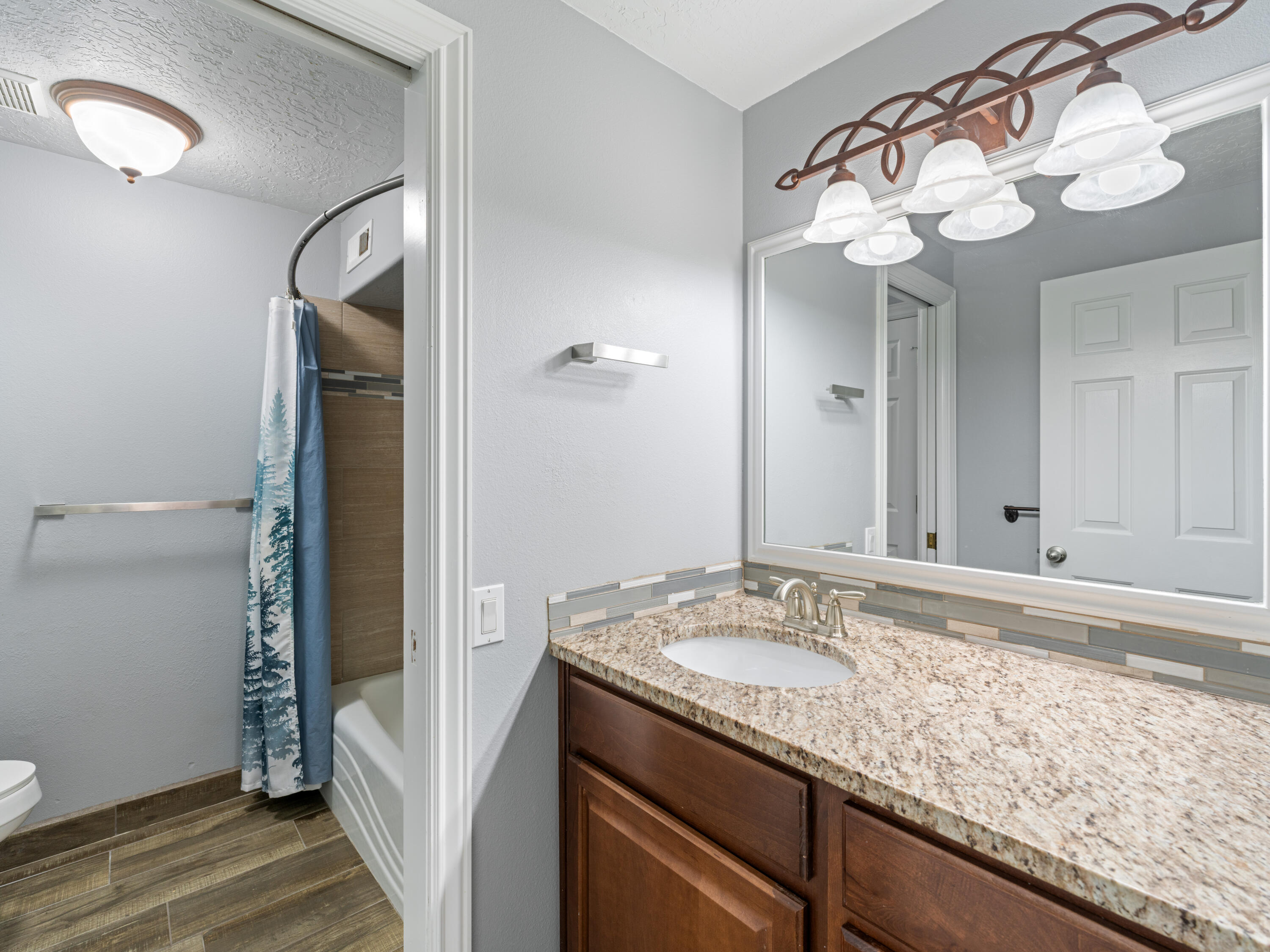 BLOOMINGTON HILLS - Residential