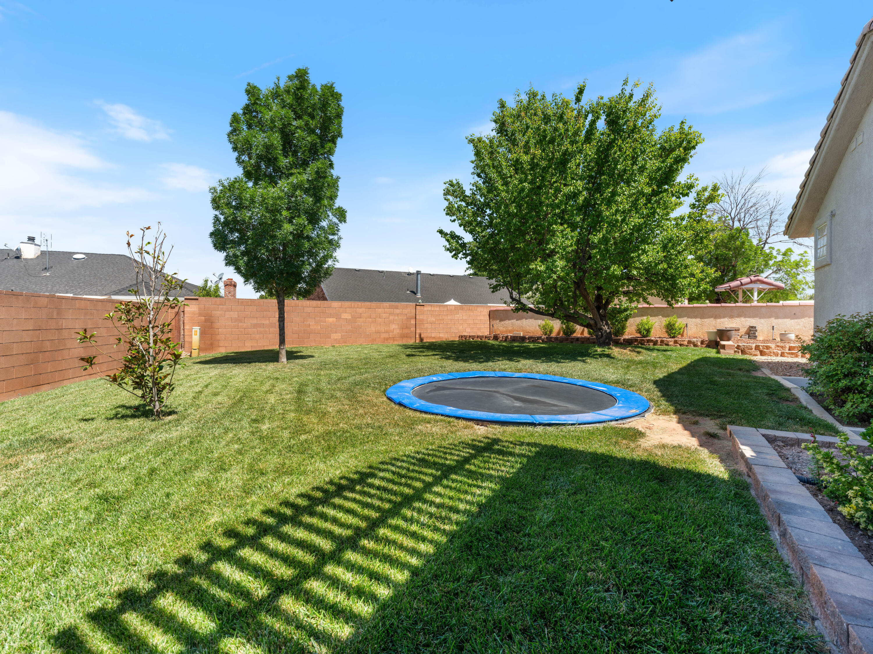 BLOOMINGTON HILLS - Residential