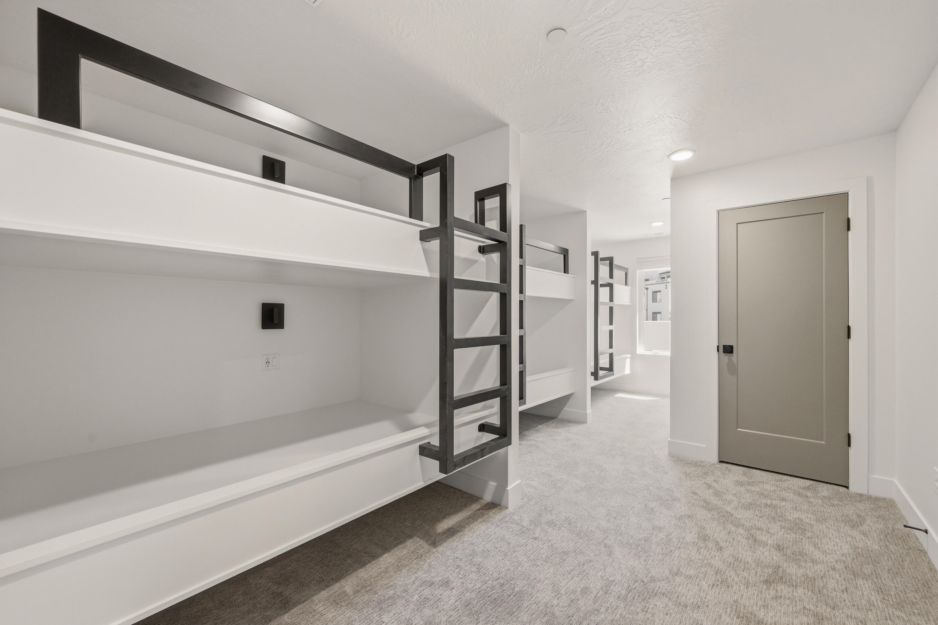 CORAL SPRINGS CONDOMINIUMS - Residential