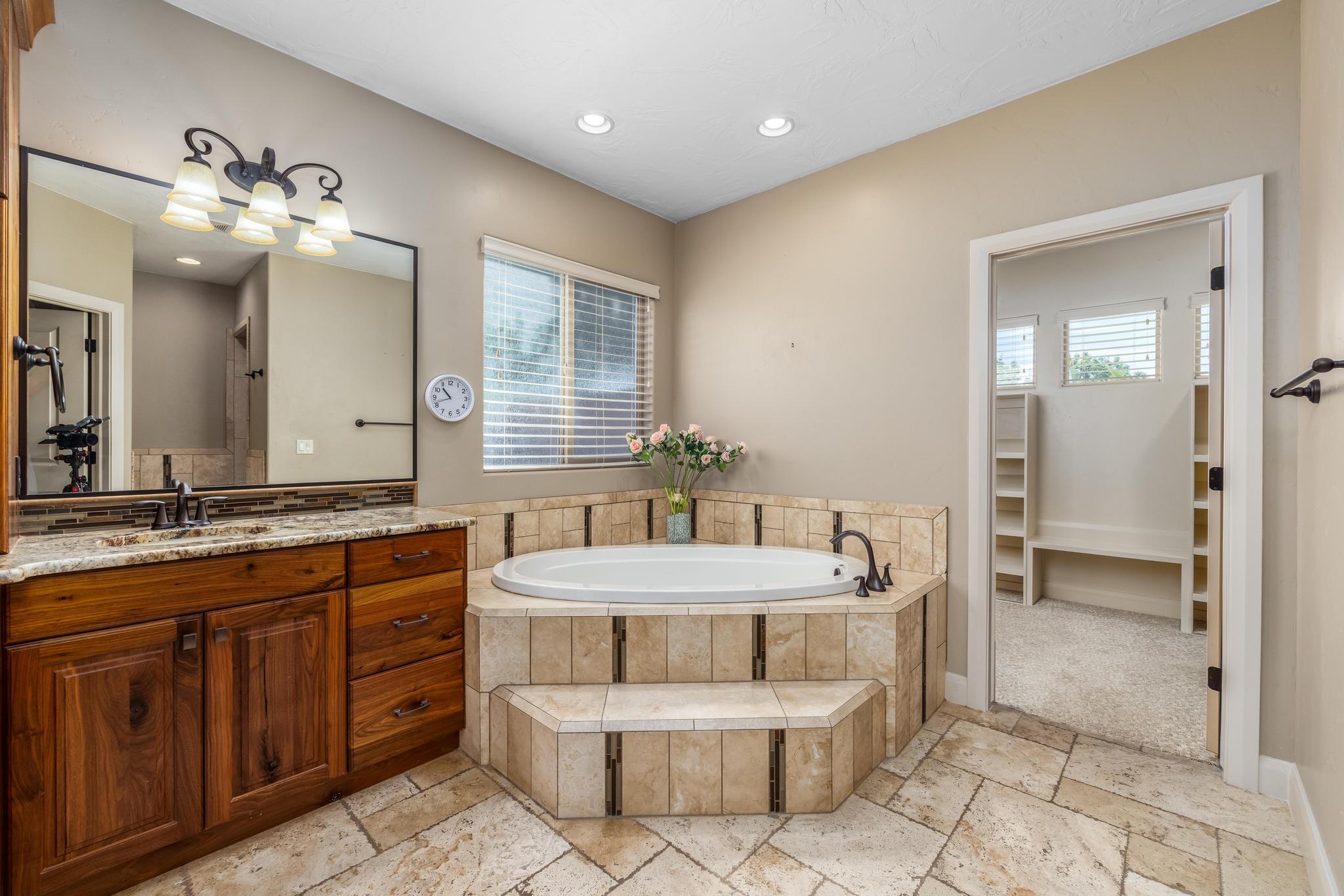 COYOTE SPRINGS - Residential